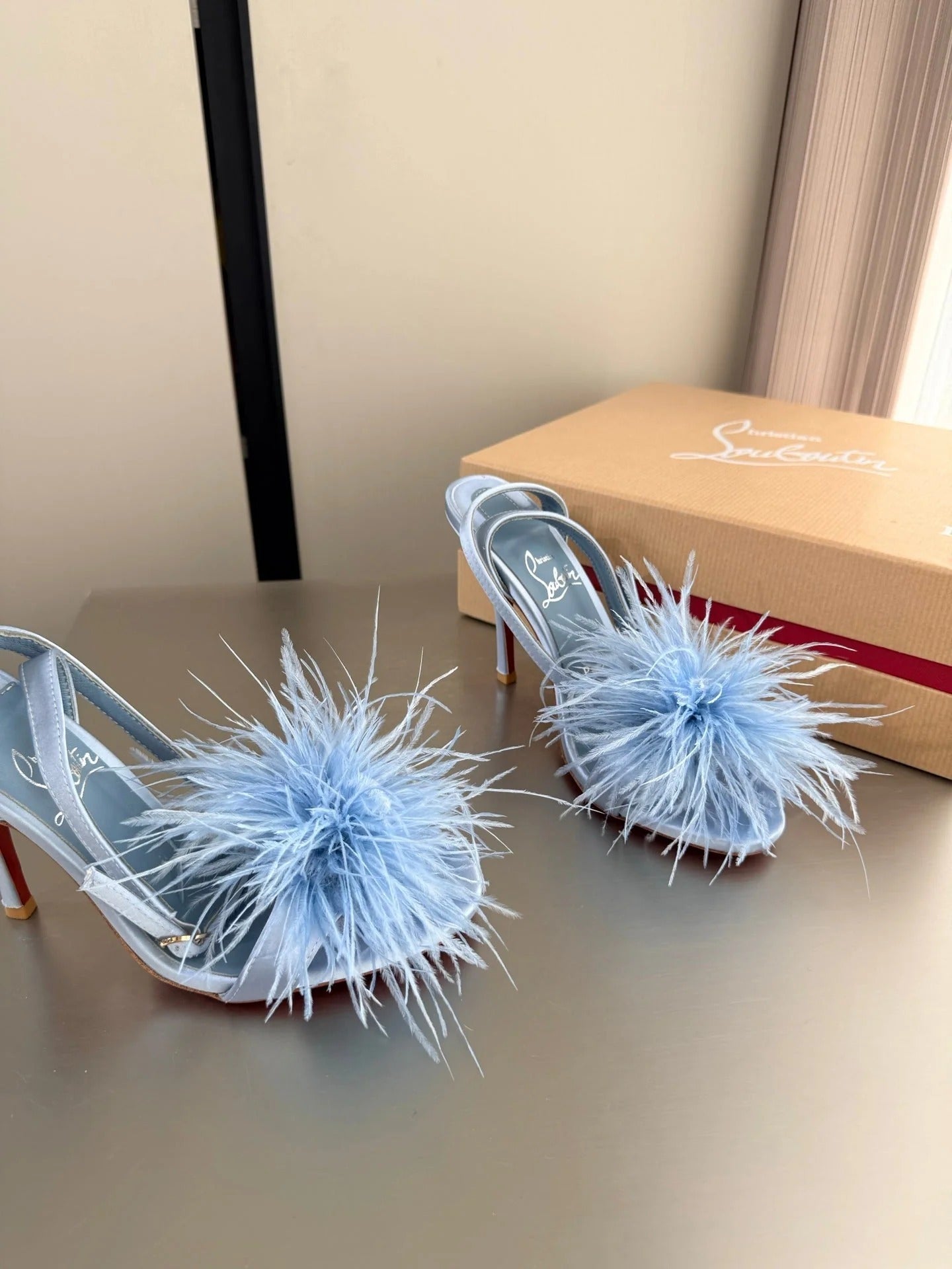 CL 2026 Loubipoupi Sandal 100mm Feather Leather 868957