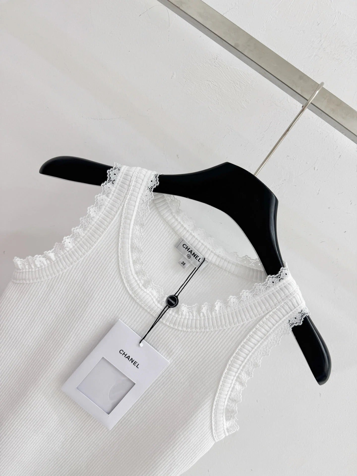 Chanel 2026 Lace-trimmed Knit Vest with Double C Embroidery Polyester Viscose 341227