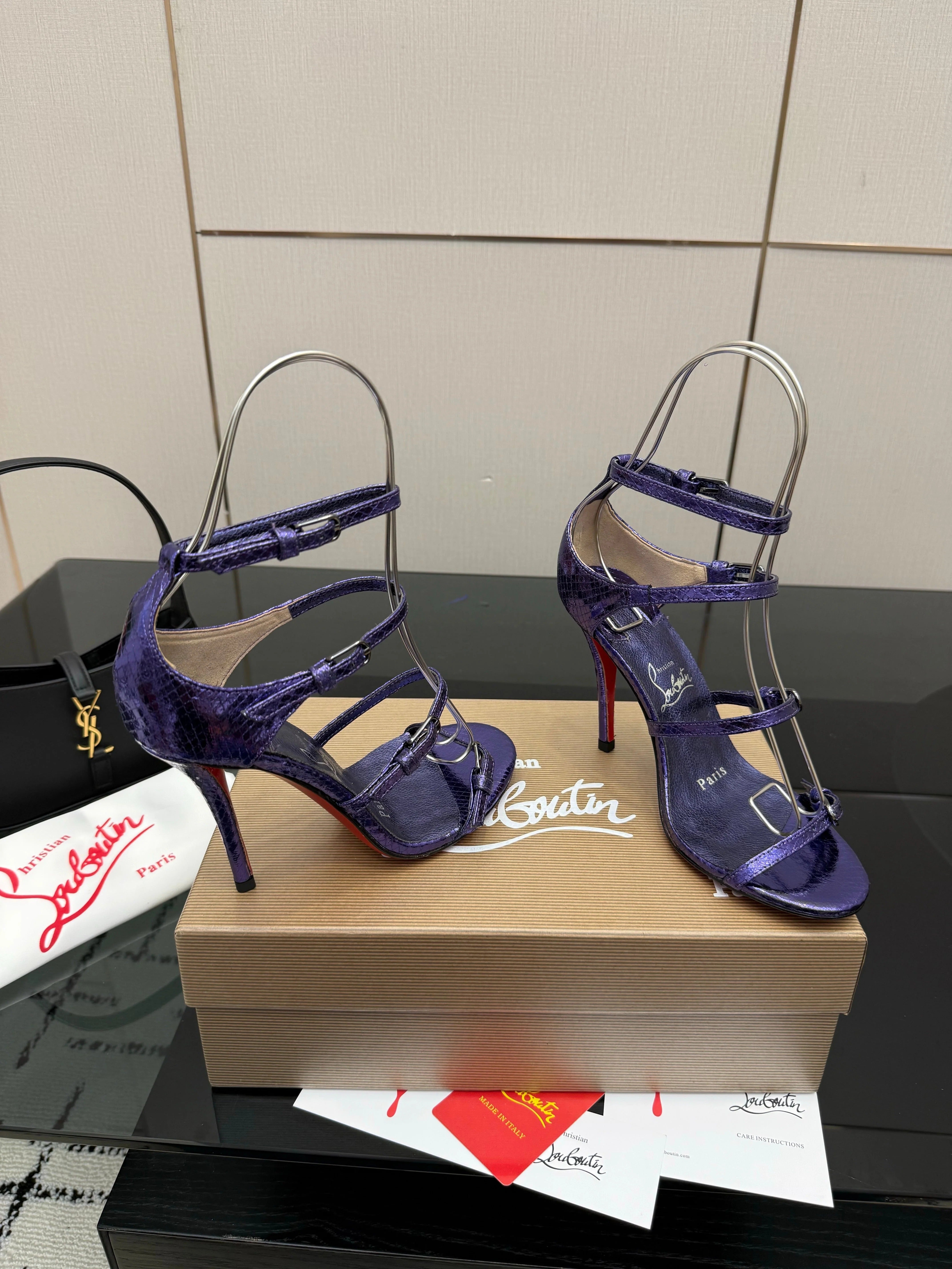 Christian Louboutin Loubigirl Spikes 100mm Sandal Grained PatentLeather 828167