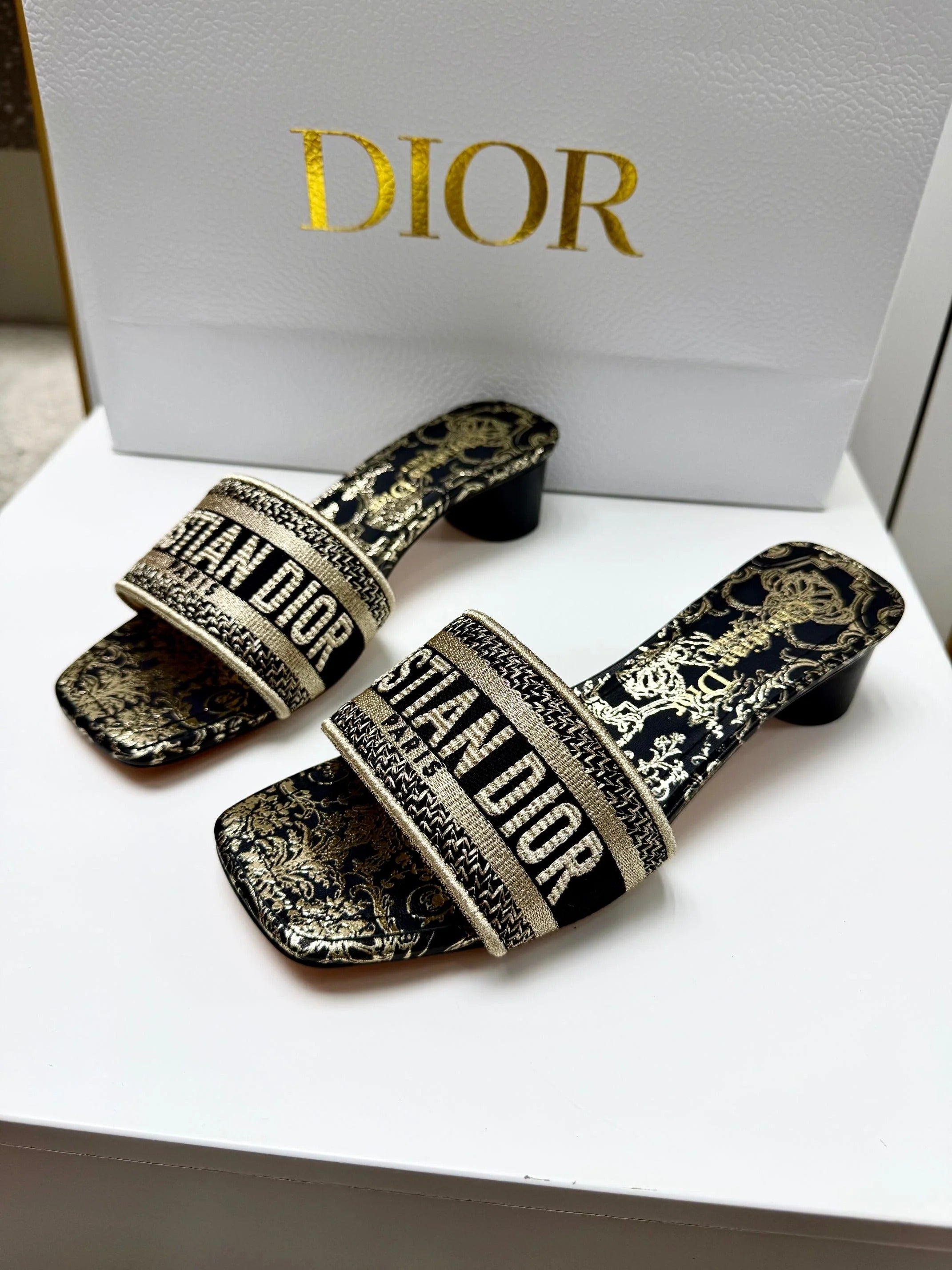 CD 26s Embroidered Sandals Black Gold Genuine Leather 683025
