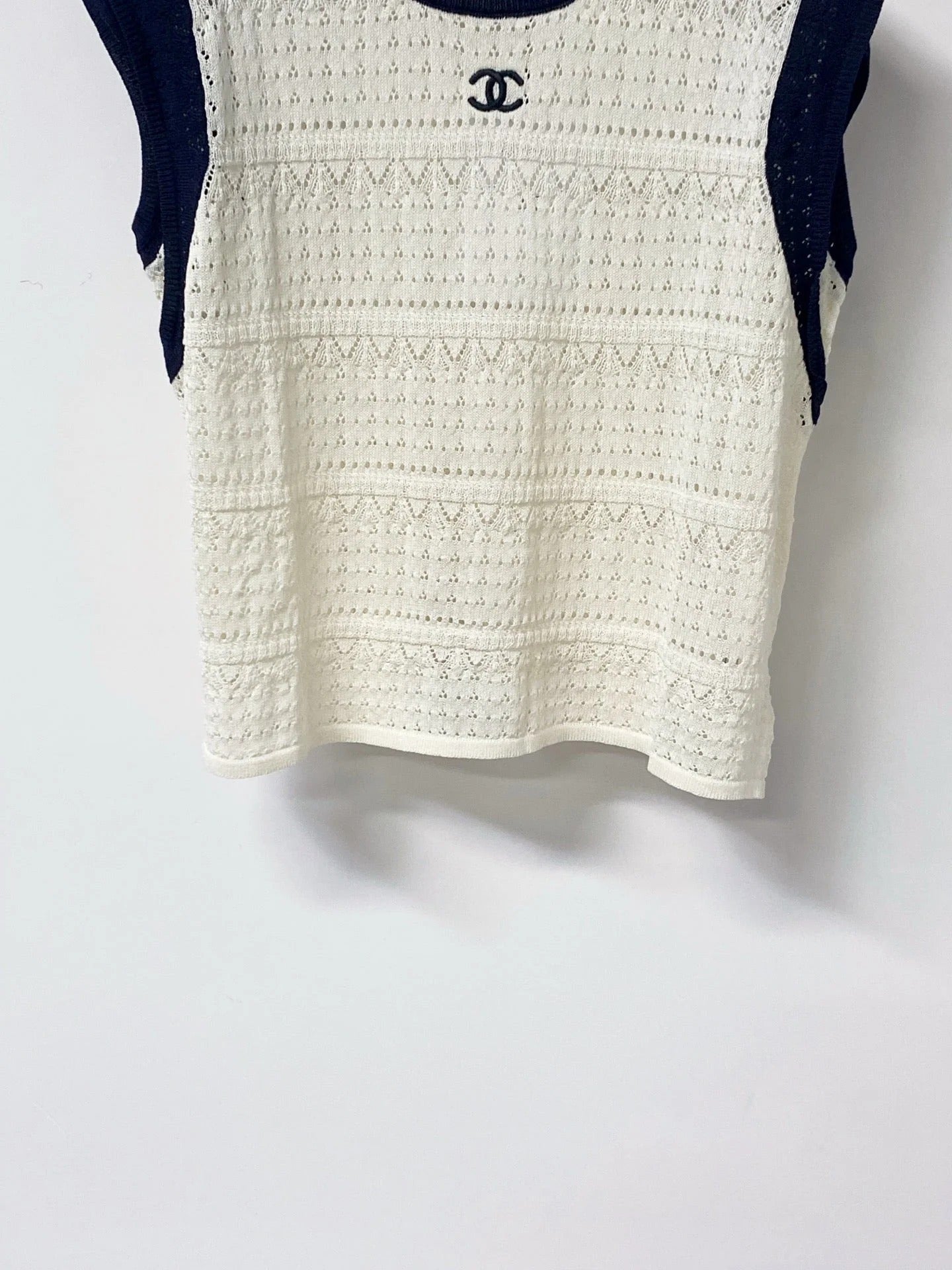 Chanel 2026 Vest Shirt White Navy Wool 632125