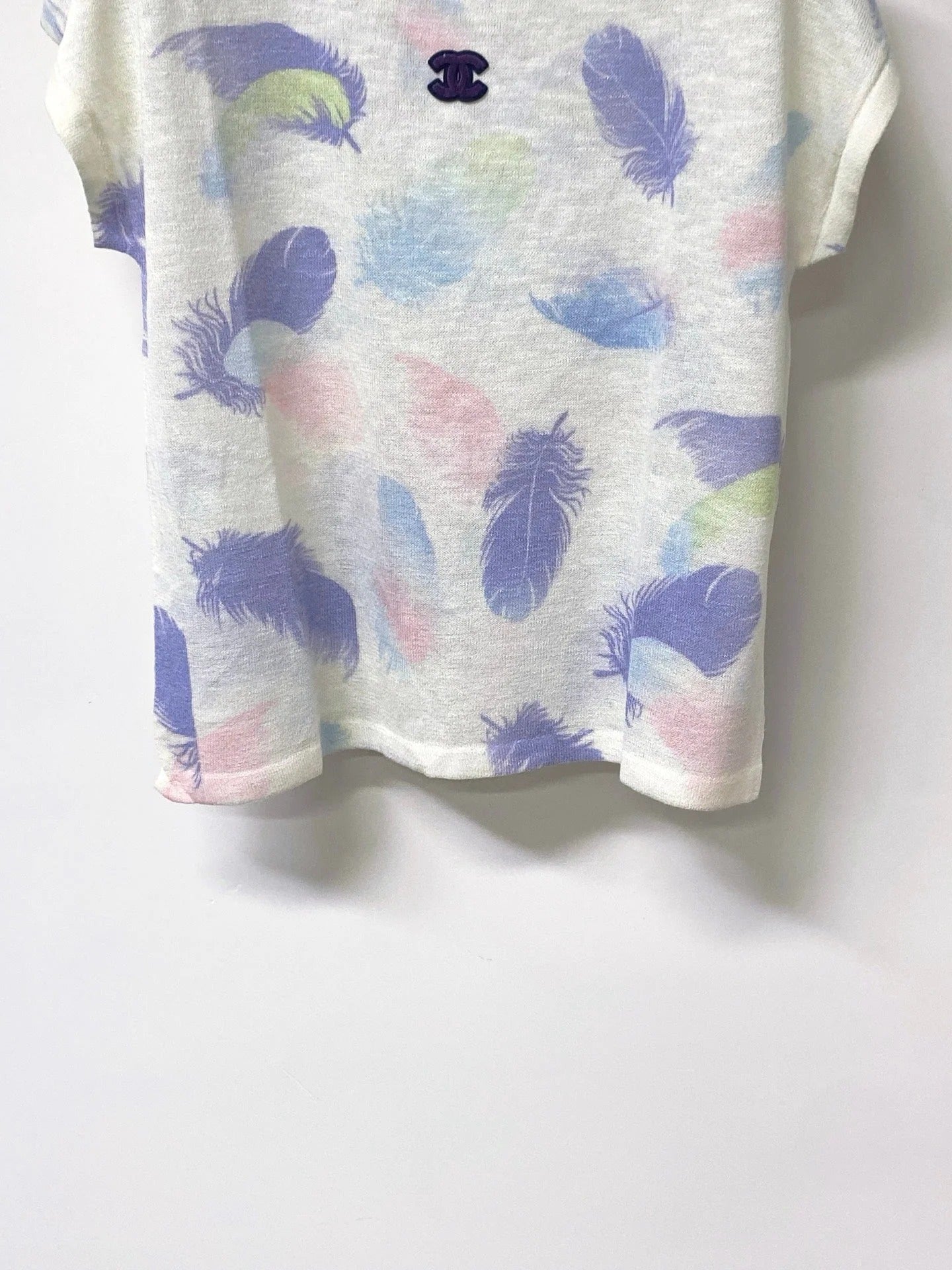 Chanel 2026 Striking Pastel Feather Pattern Short-sleeved Shirt Acrylic 295265