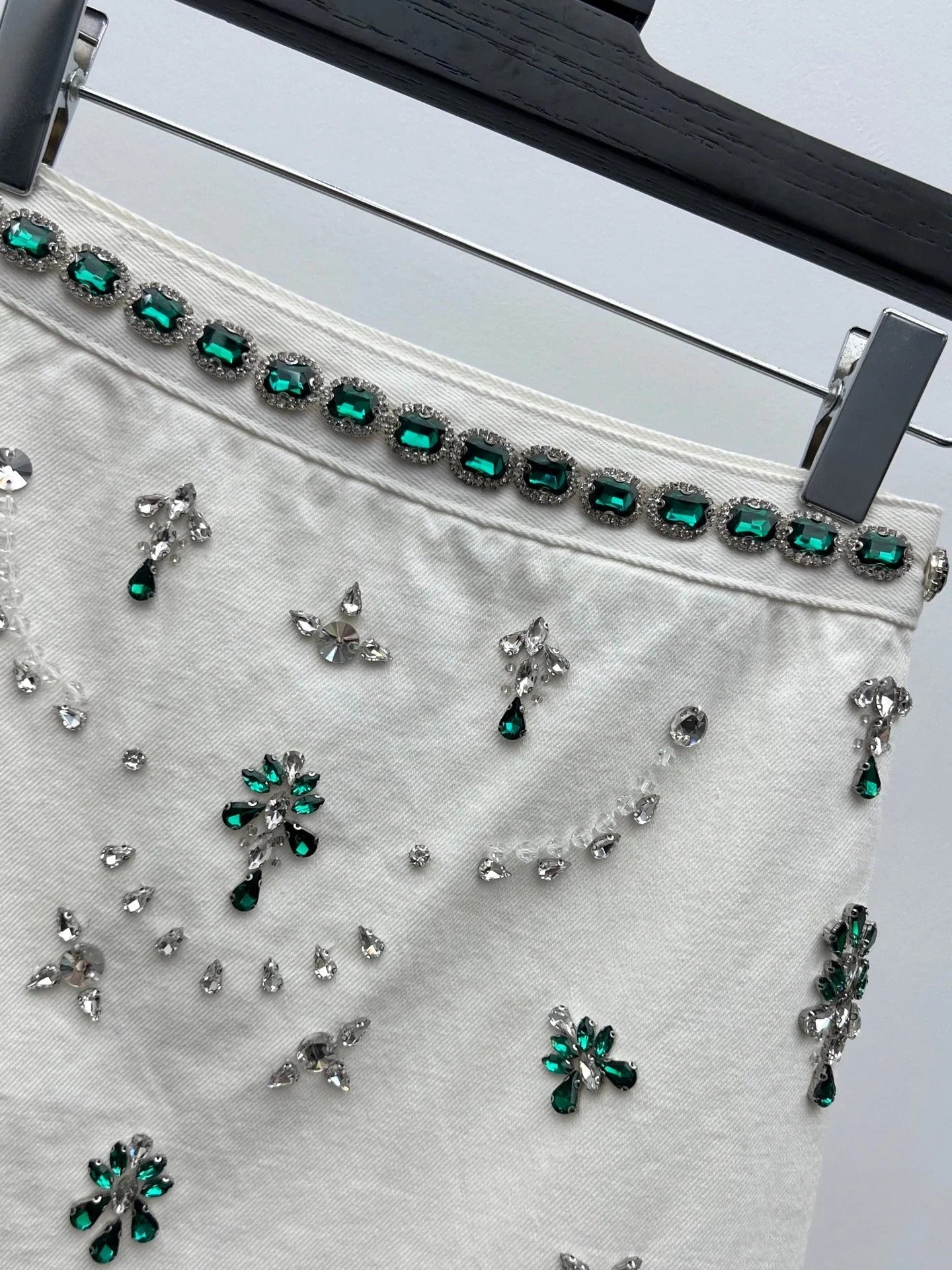 Miumiu 2026 Emerald-studded Midi Skirt White Green Cotton