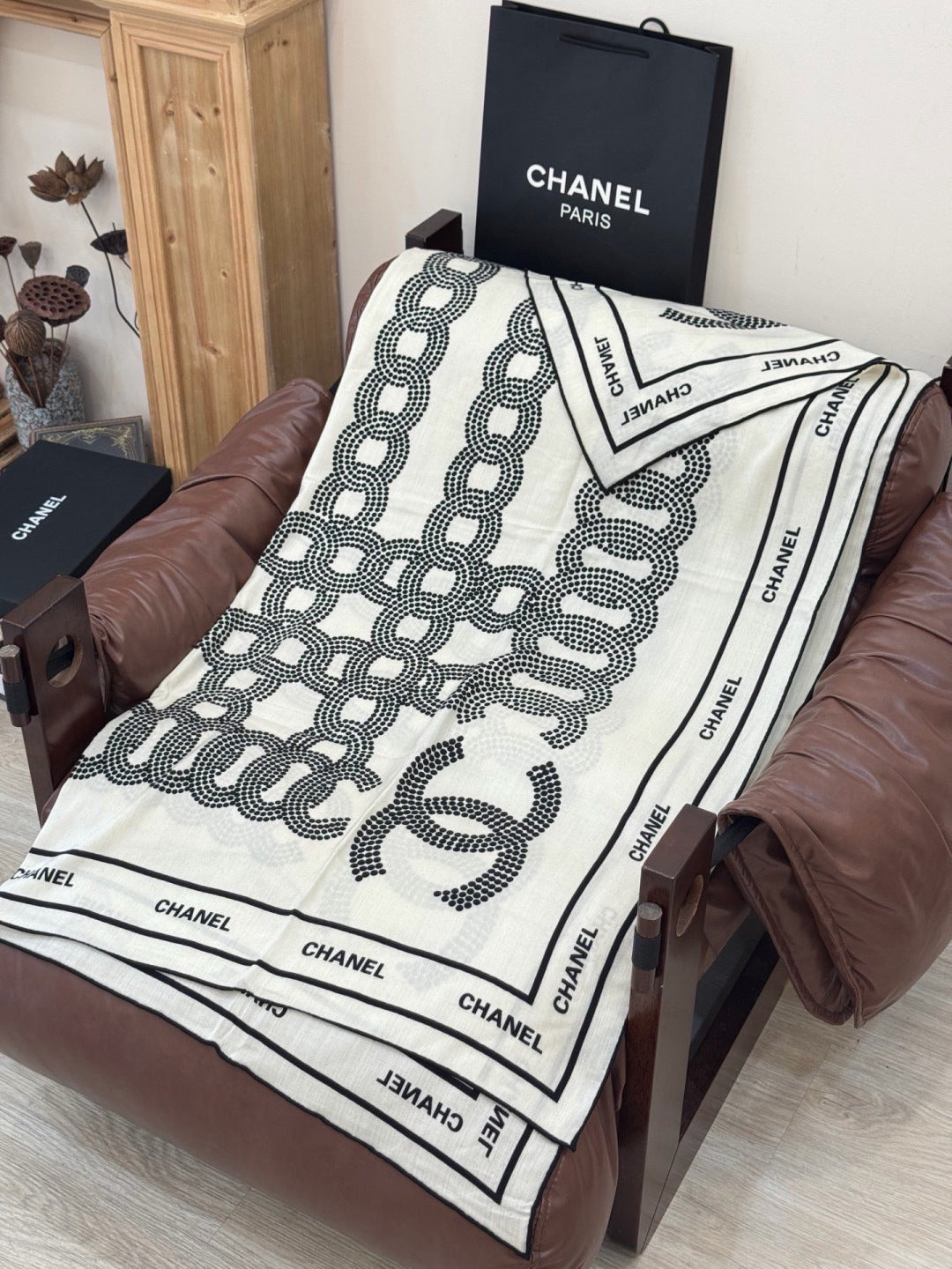 Chanel 26s Scarf 140 In Cashmere Silk 309307