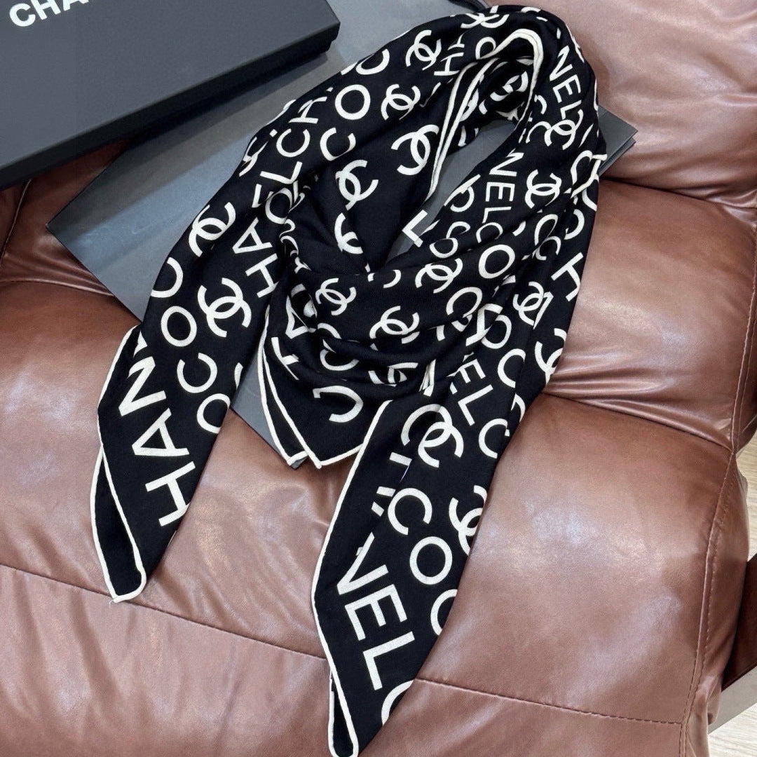 Chanel 26s Scarf 135 In Cashmere And Silk 309349
