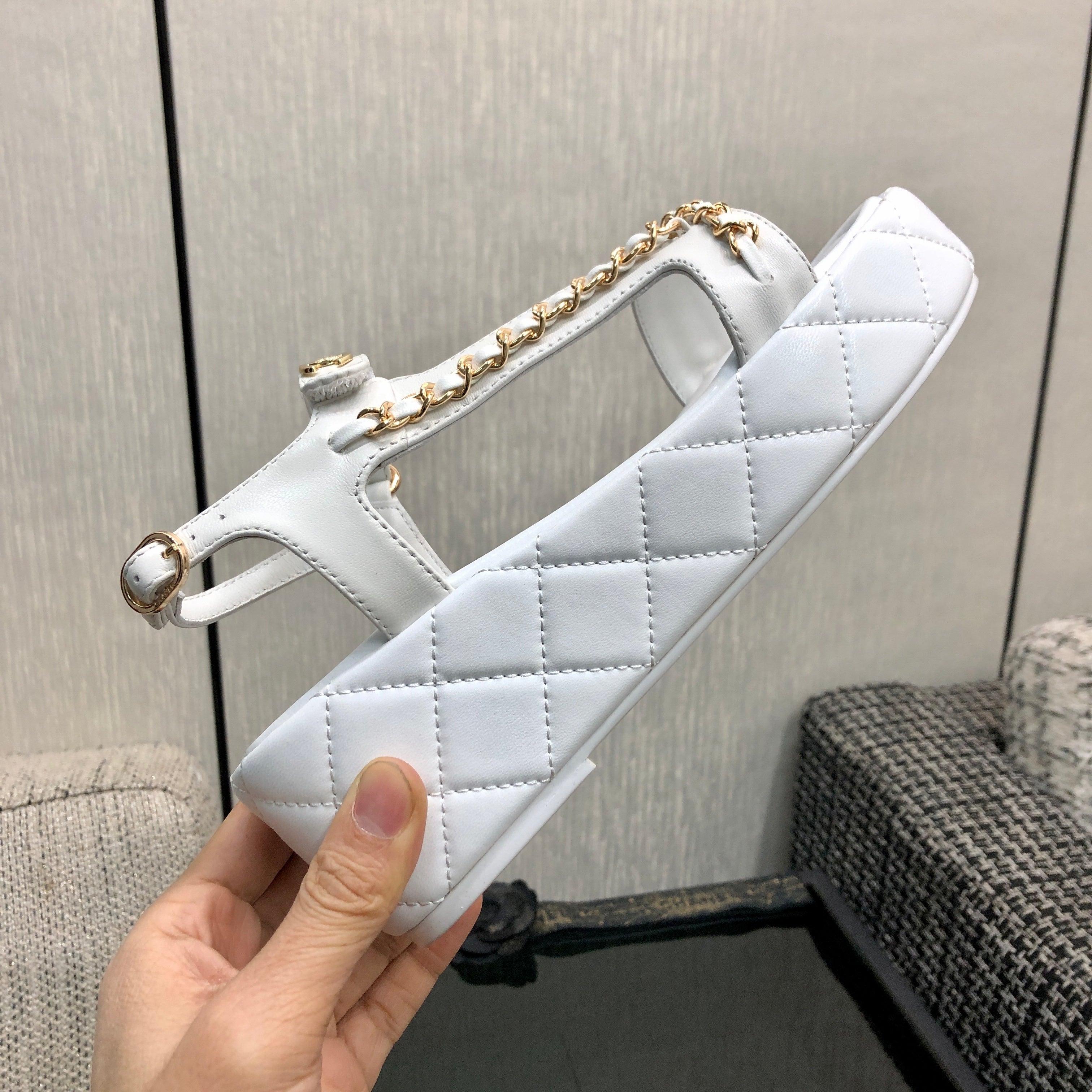 CC Platform Sandals Quilted Chain White Lambskin 602506