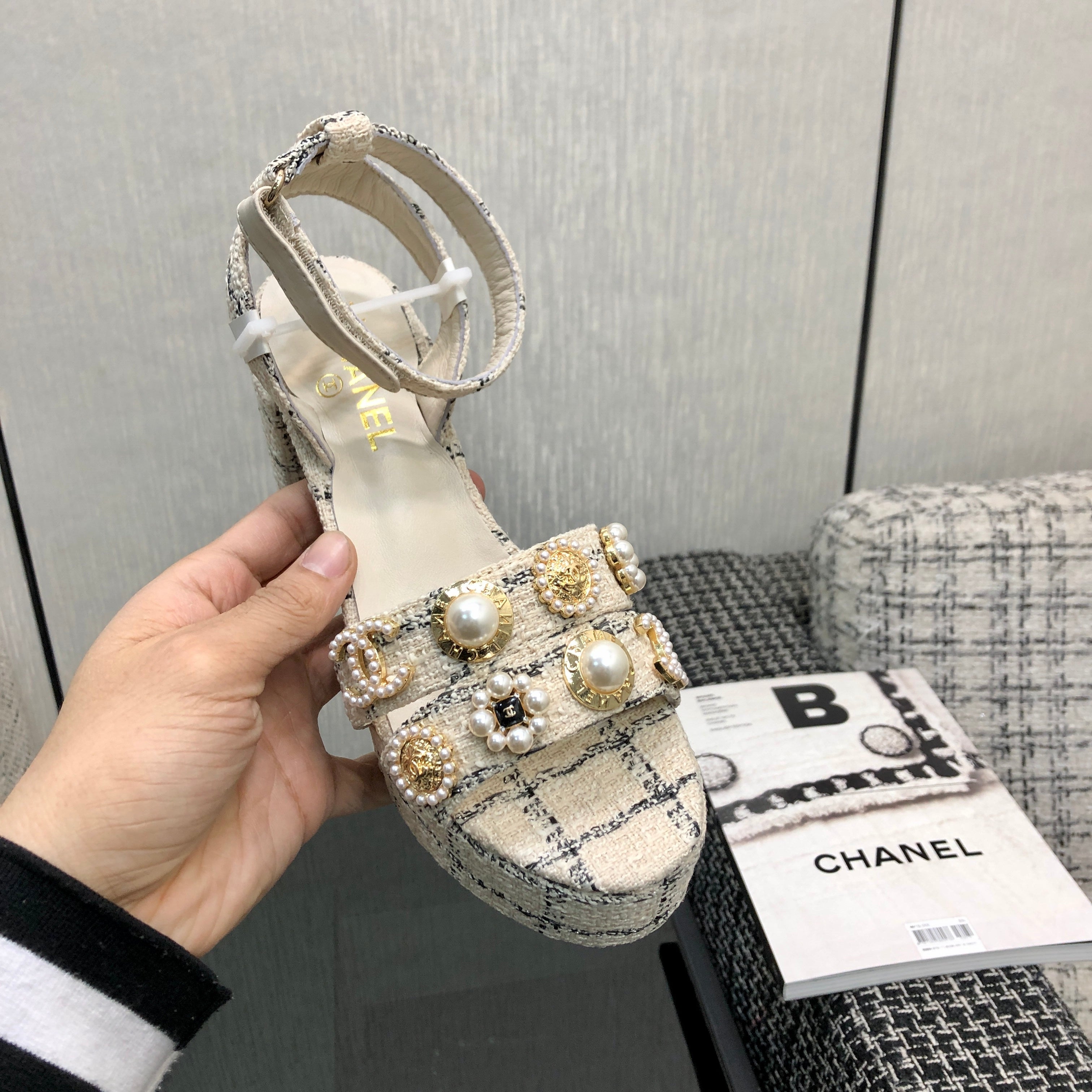 CC SS25 Sandals Tweed & Metal Beige & Black 602478