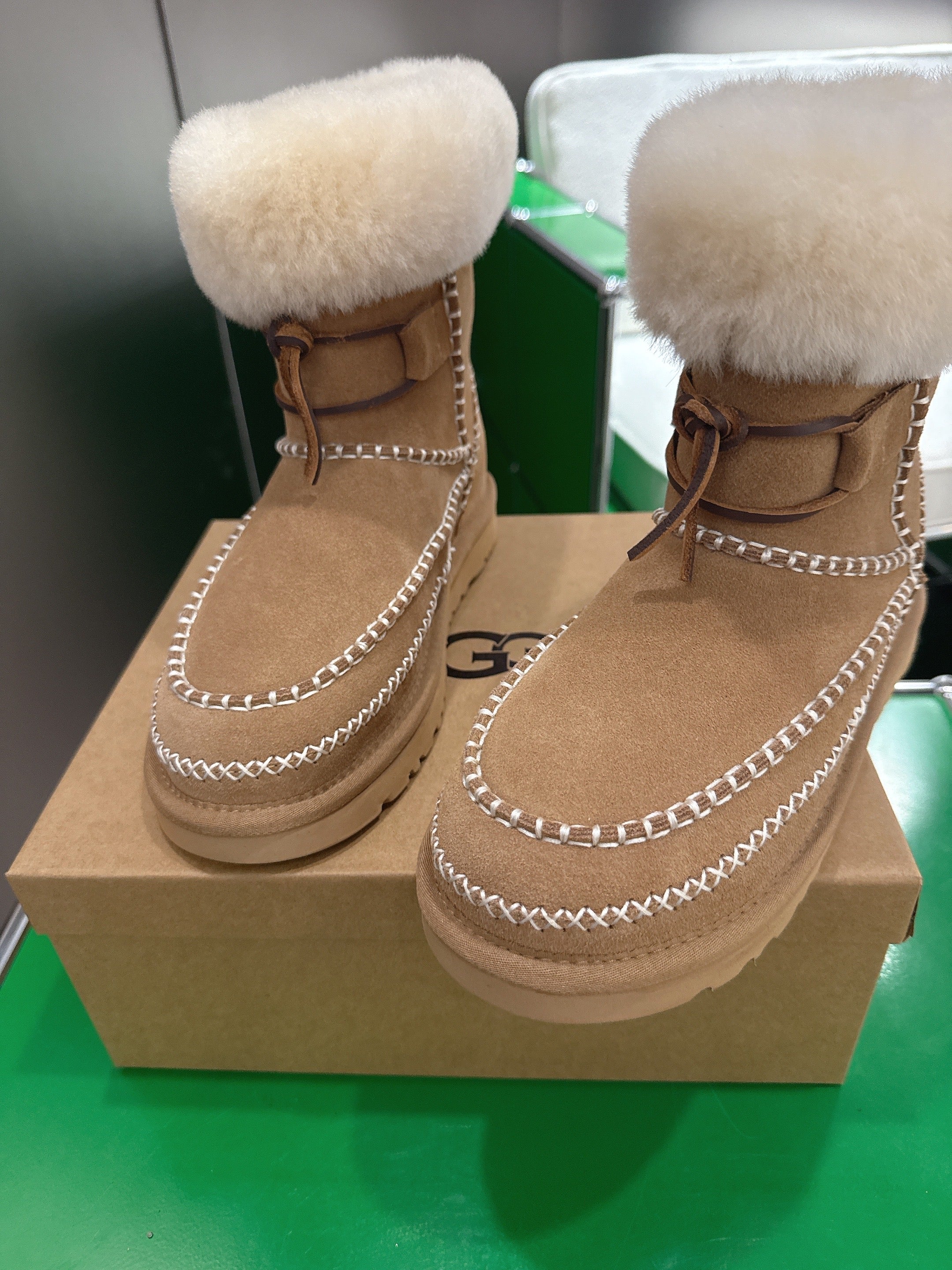 UGG Classic Ultra Mini Alpine Caramel Boots Brown White Wool Suede 507683