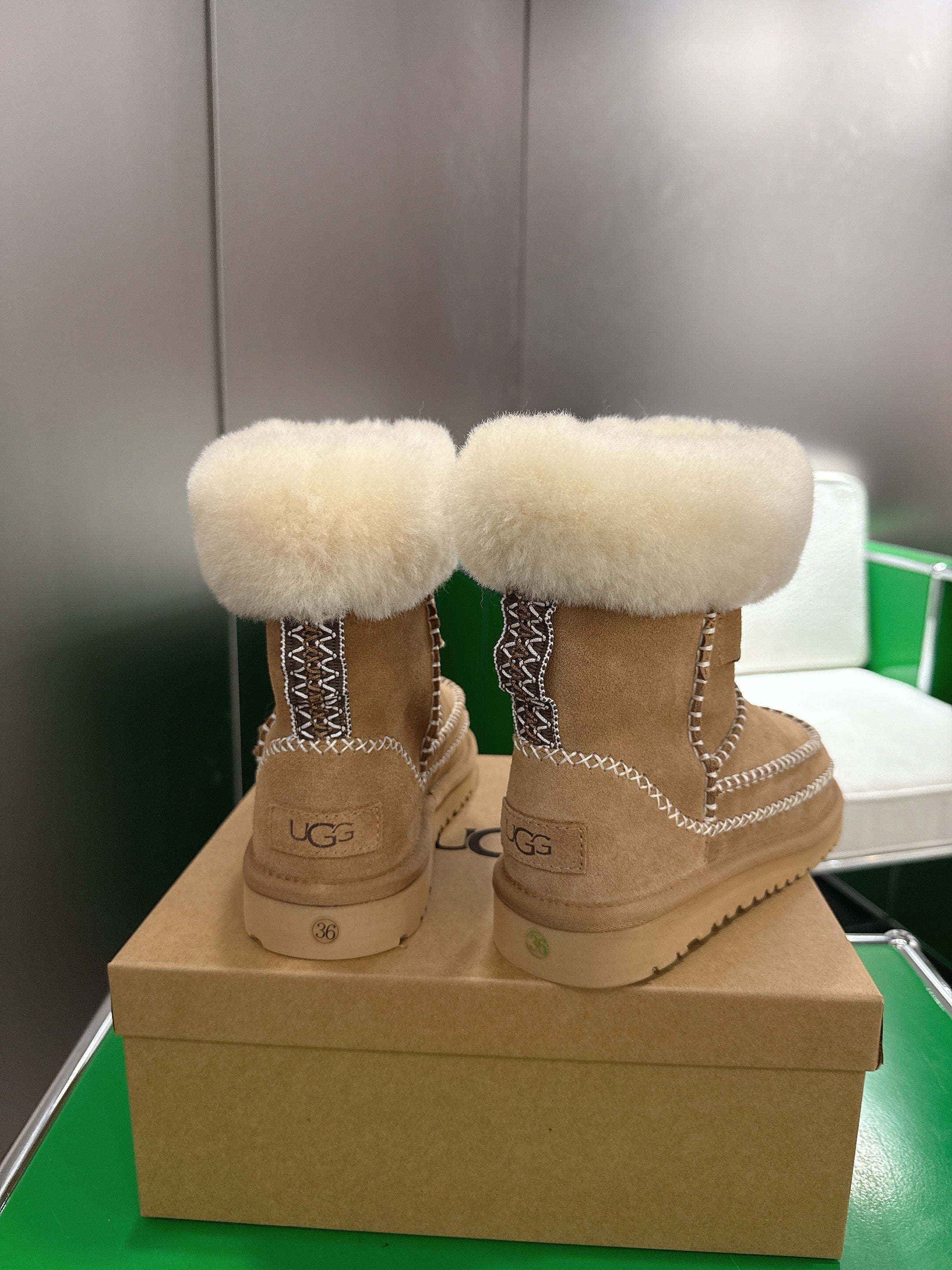 UGG Classic Ultra Mini Alpine Caramel Boots Brown White Wool Suede 507683