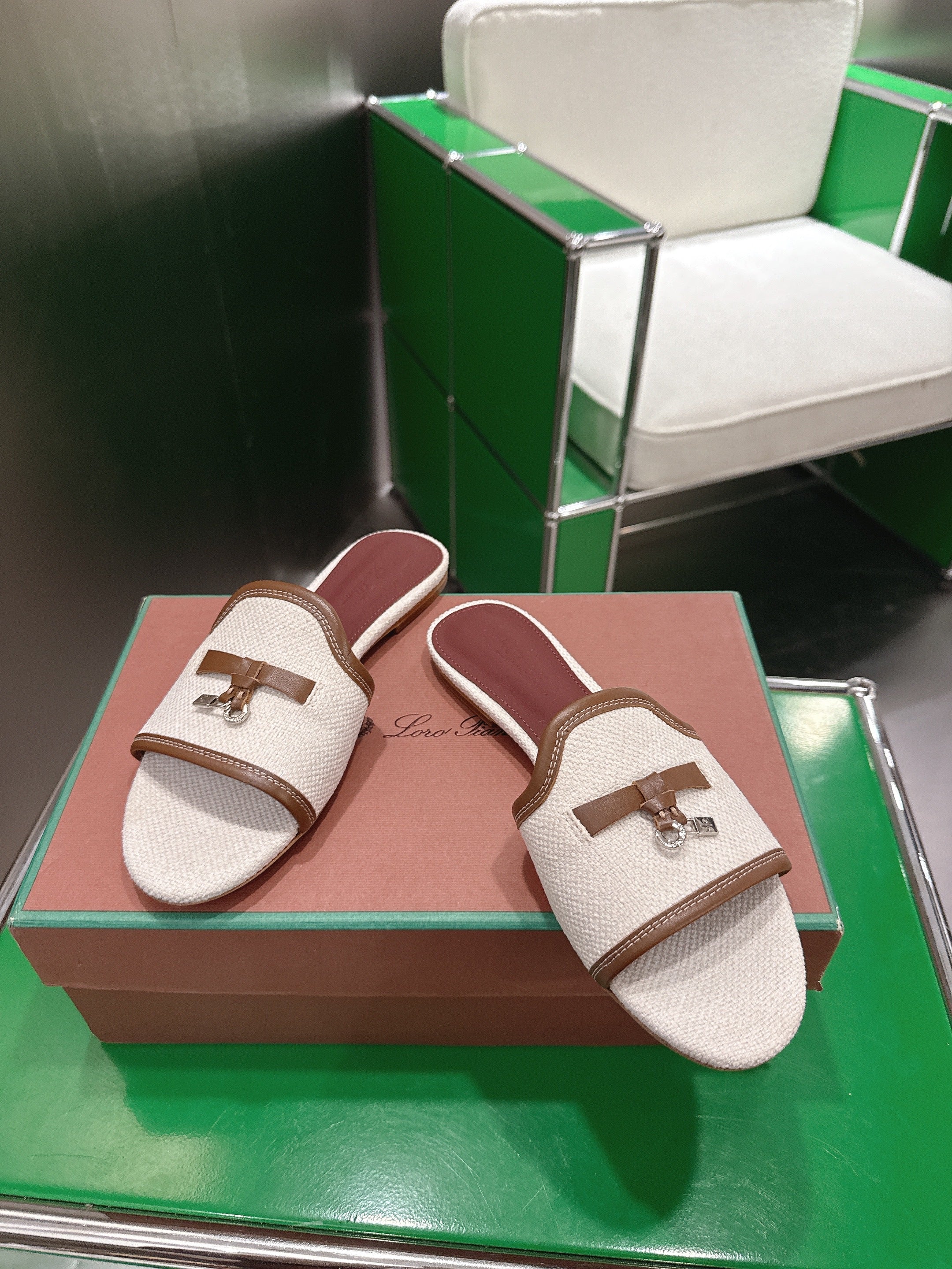 LP Summer Charm Slipper Beige Sheep Fabric 632136