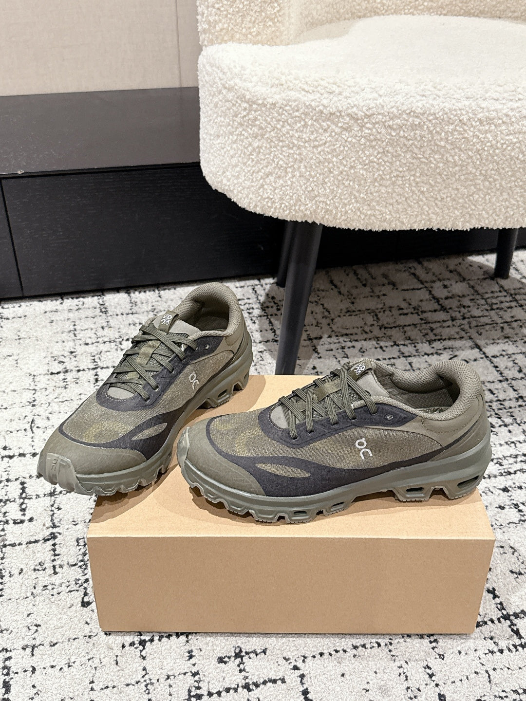 Loewe Ballet Runner 2.0 Sneaker Khahi Green Suede 500517
