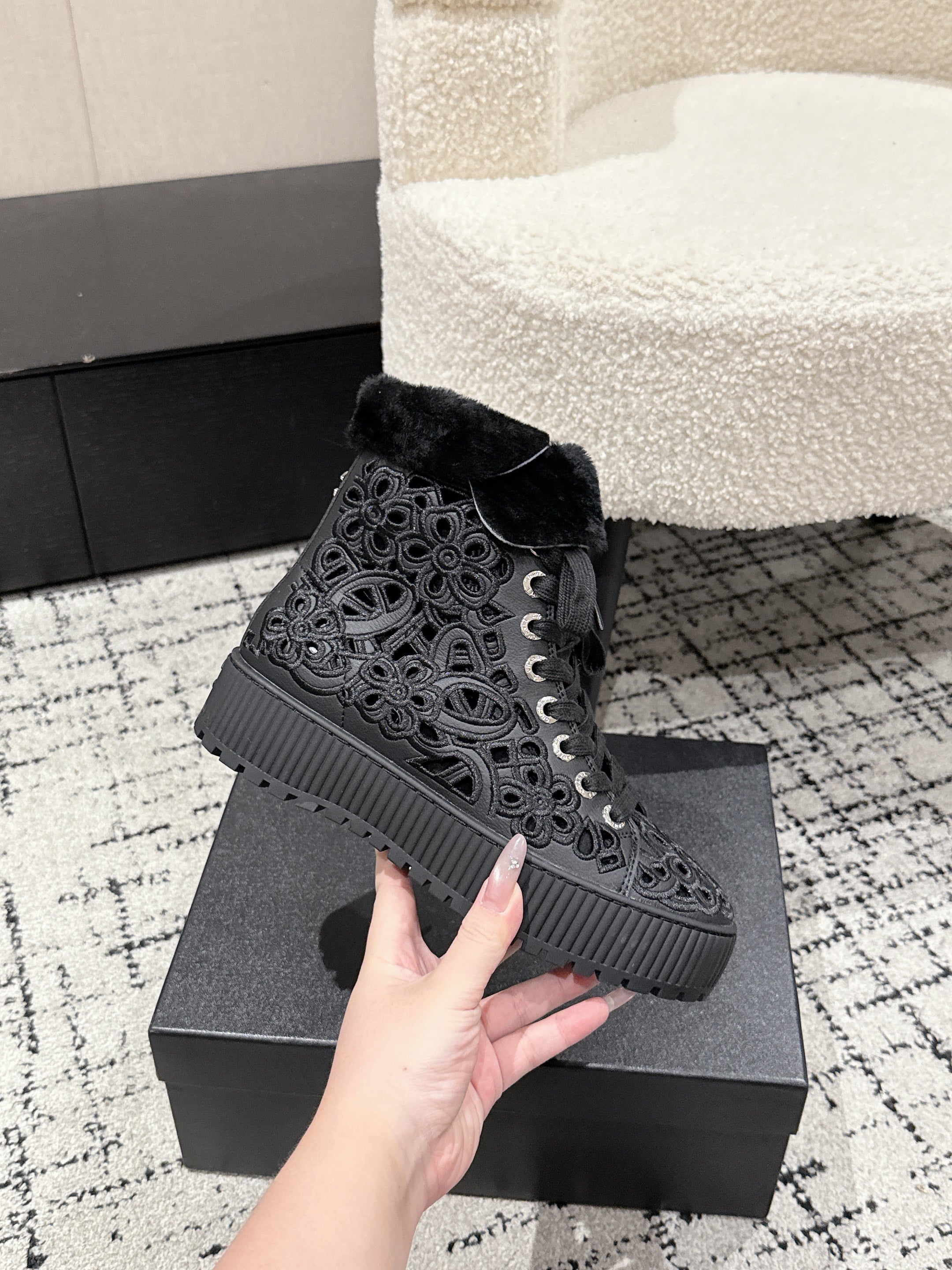 CC 25 AW Ankle Boots Black Flower Perforated Cowhide Wool 541697