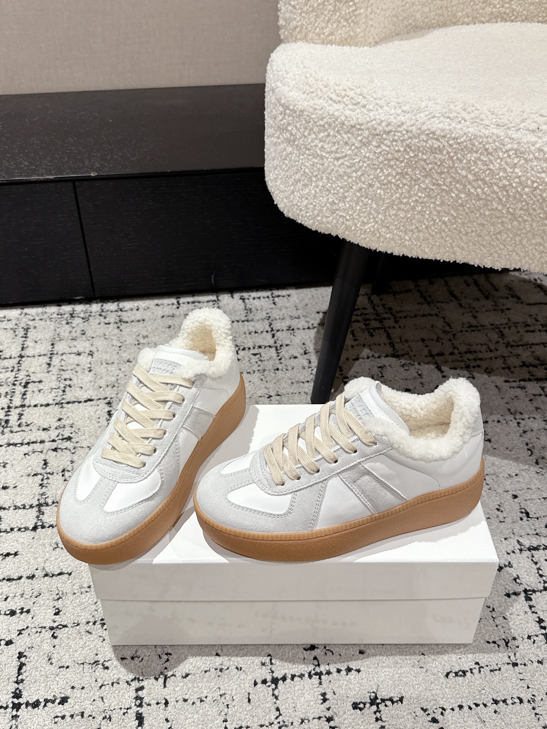 MM Platform German Training Shoes 50mm Light Grey White Suede Sheepskin Fur 558415