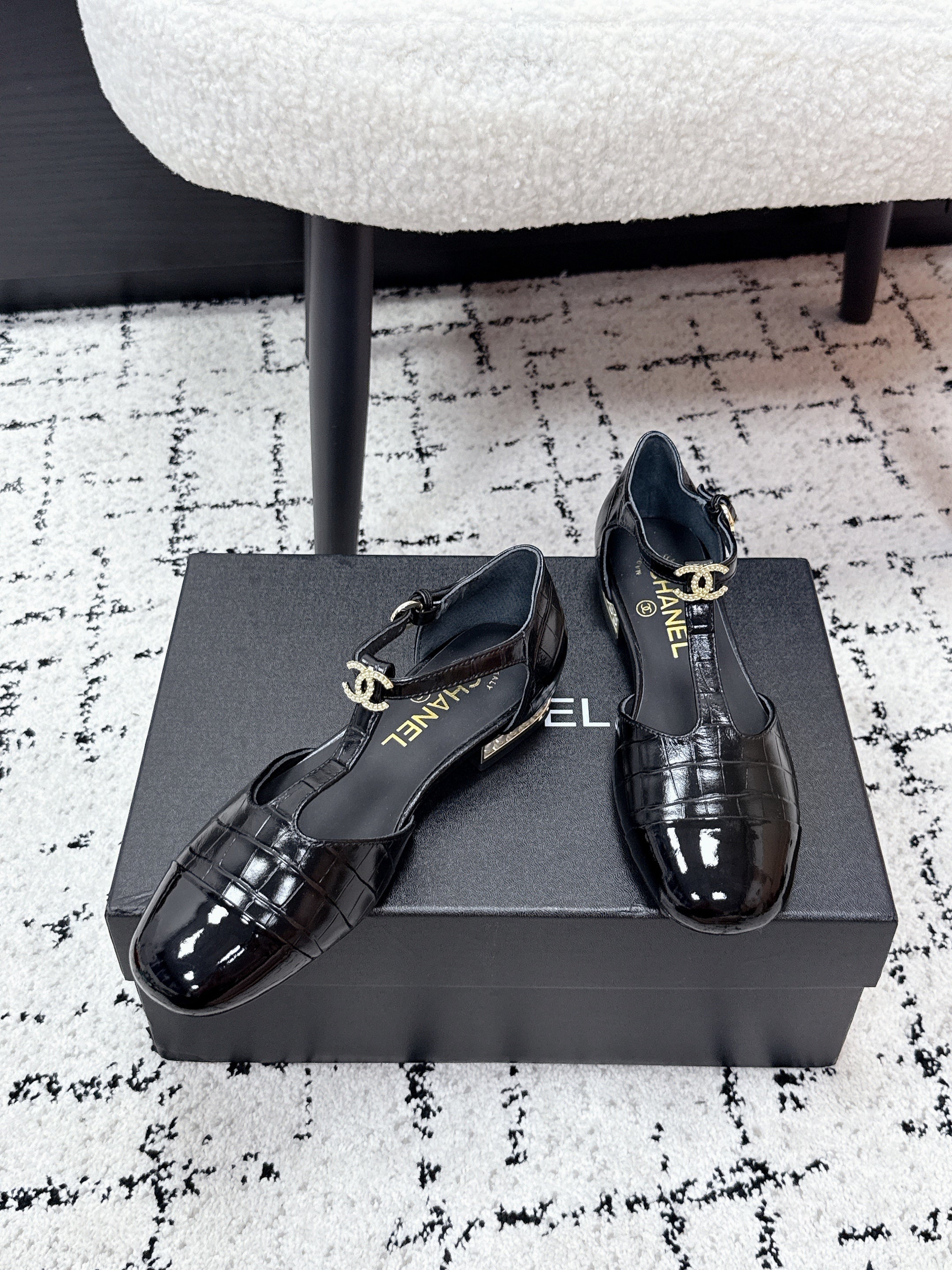 CC SS26 Mary Jane T Strap Black Crocodile Embossed Patent Calfskin 679019