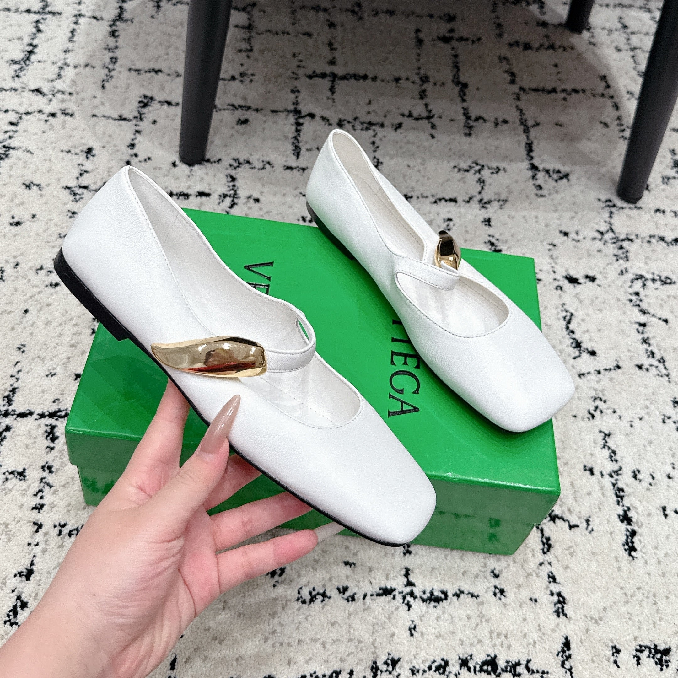 BV Charlotte Mary Jane Flat White Leather 770003