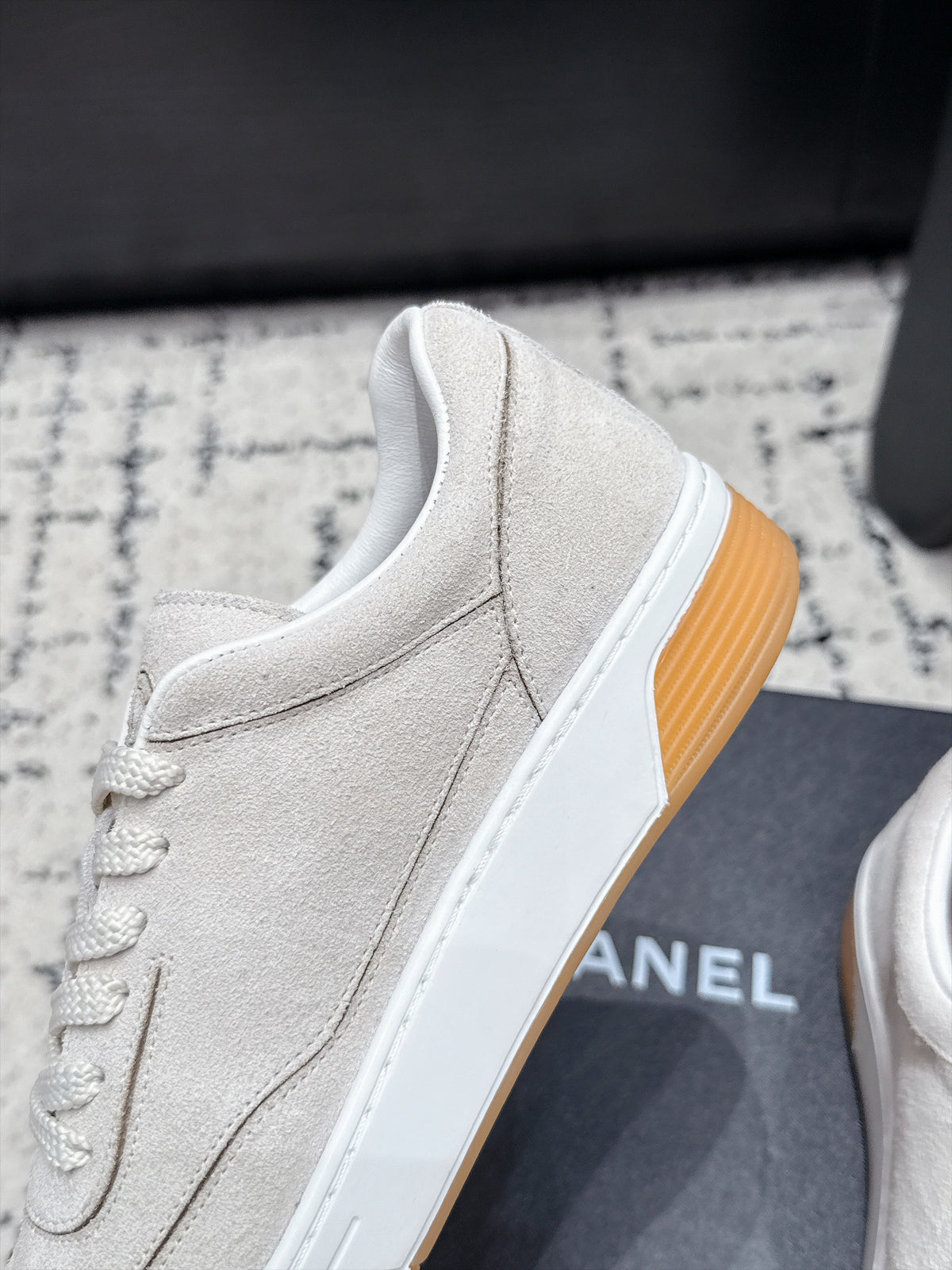 CC 26S Logo Sneakers 3.5cm Off White Suede 109955