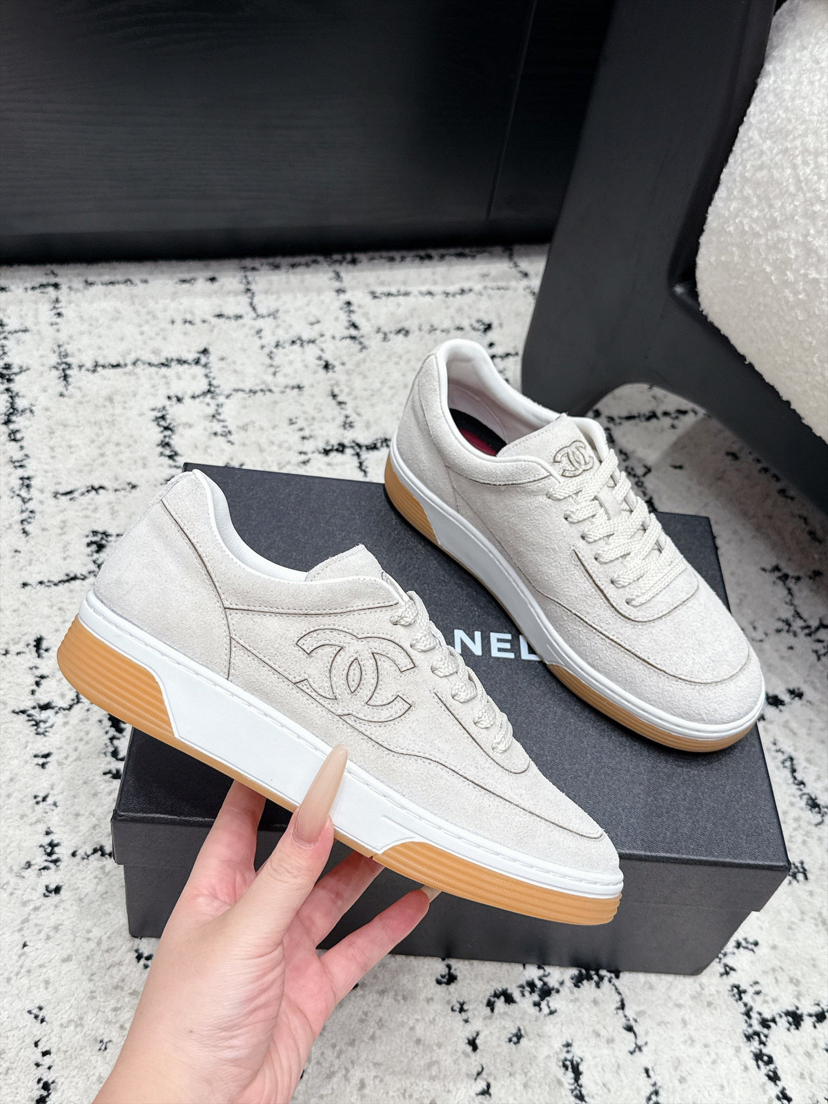 CC 26S Logo Sneakers 3.5cm Off White Suede 109955