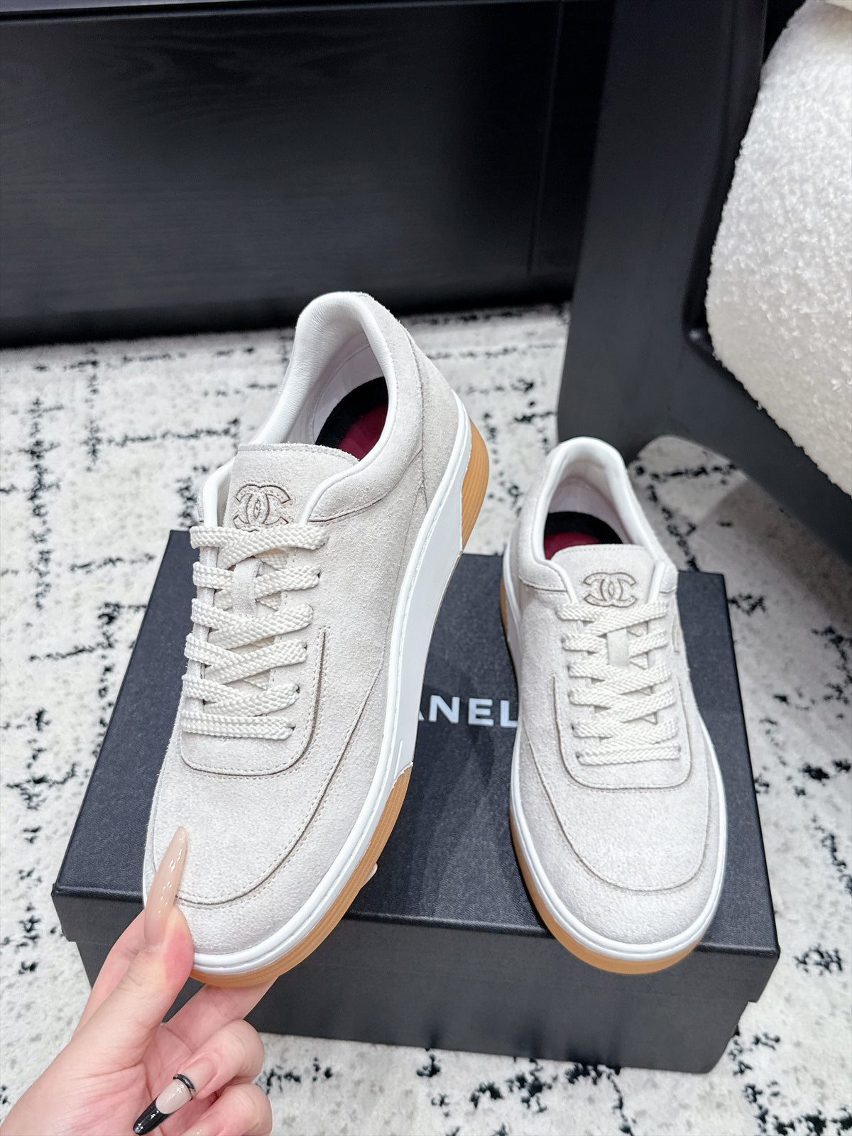 CC 26S Logo Sneakers 3.5cm Off White Suede 109955