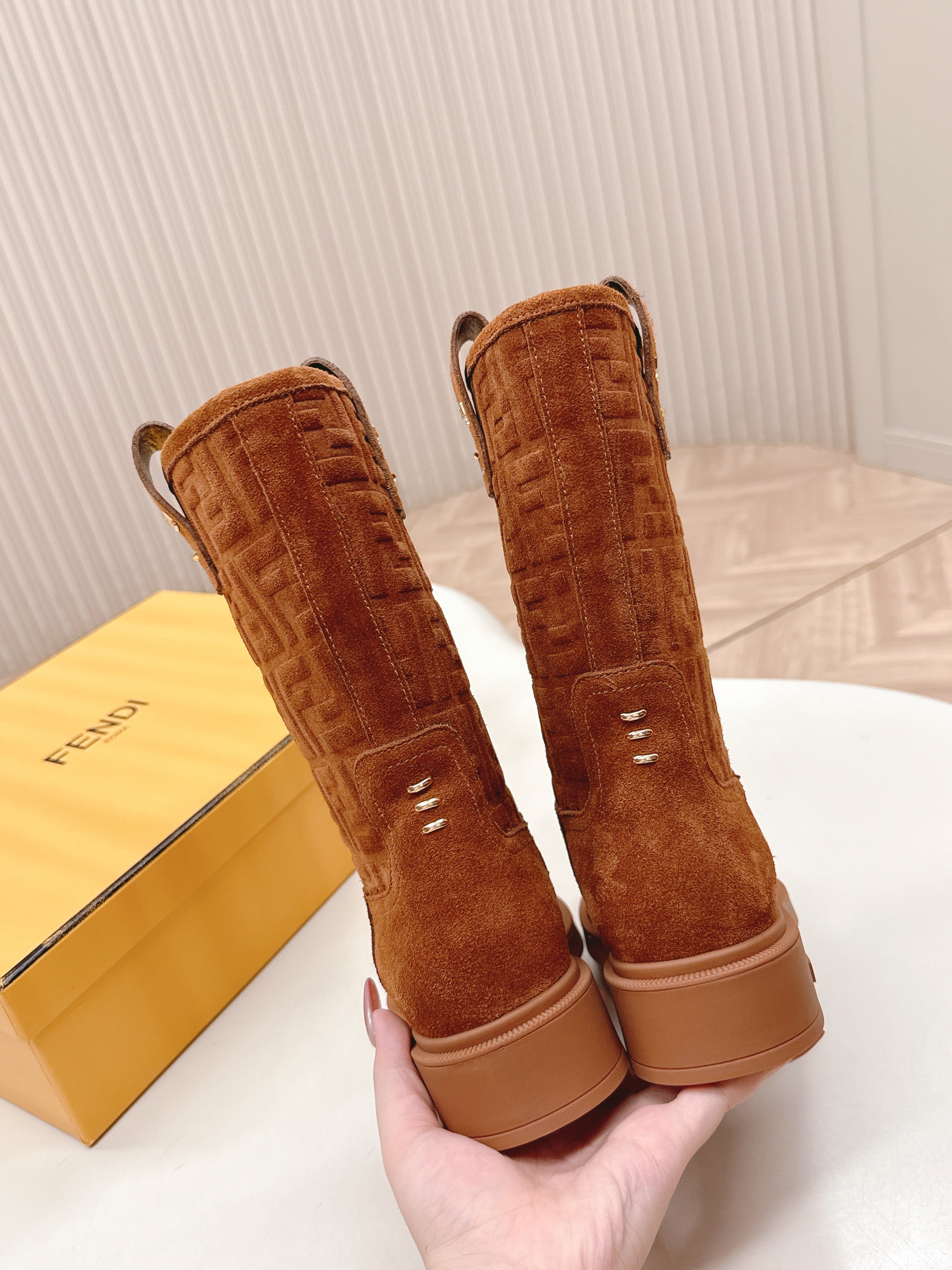 Fendi 25 Short Boots Caramel Brown Suede 500934