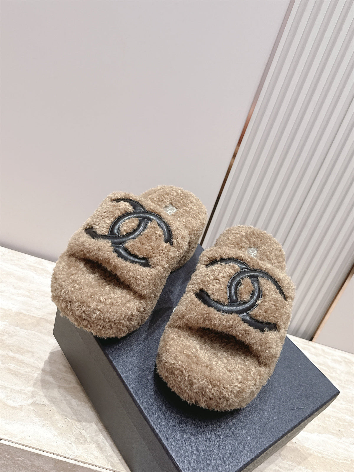 CC 26s Shearling Platform Slides Brown Black 121572