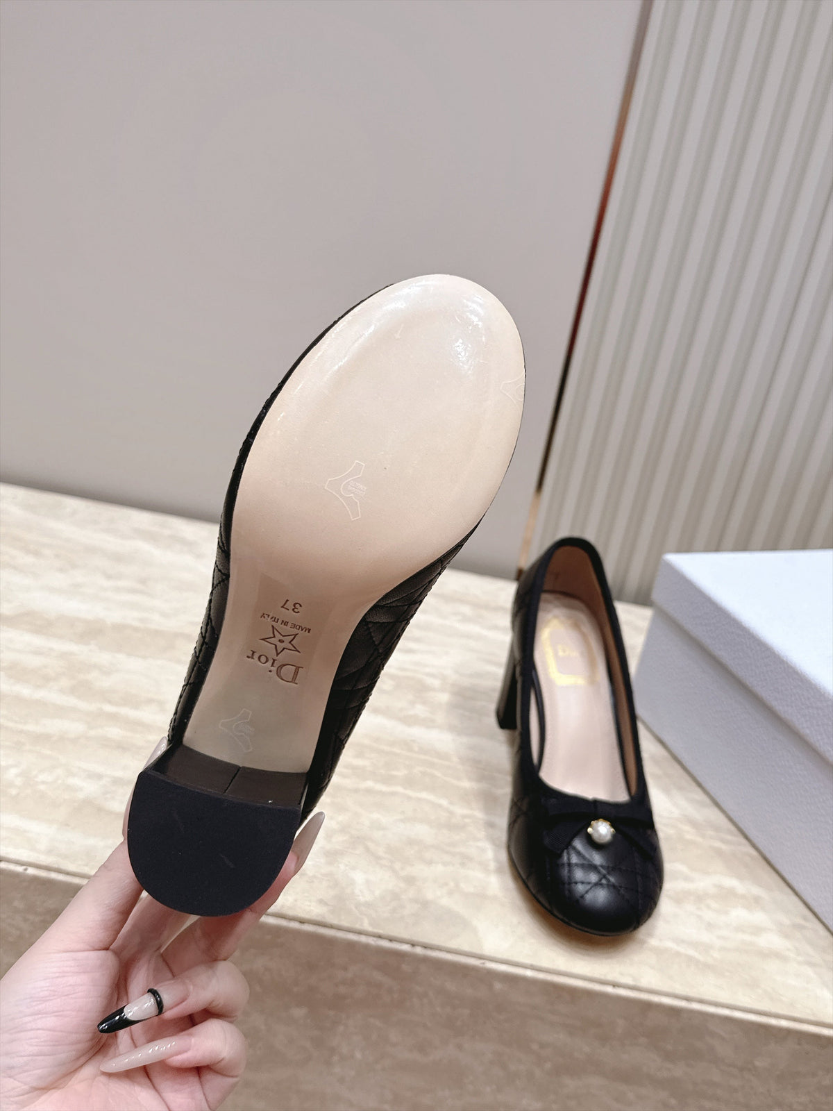 D 26s Block Heel Pumps 7cm Black Cannage Quilted Leather 121654