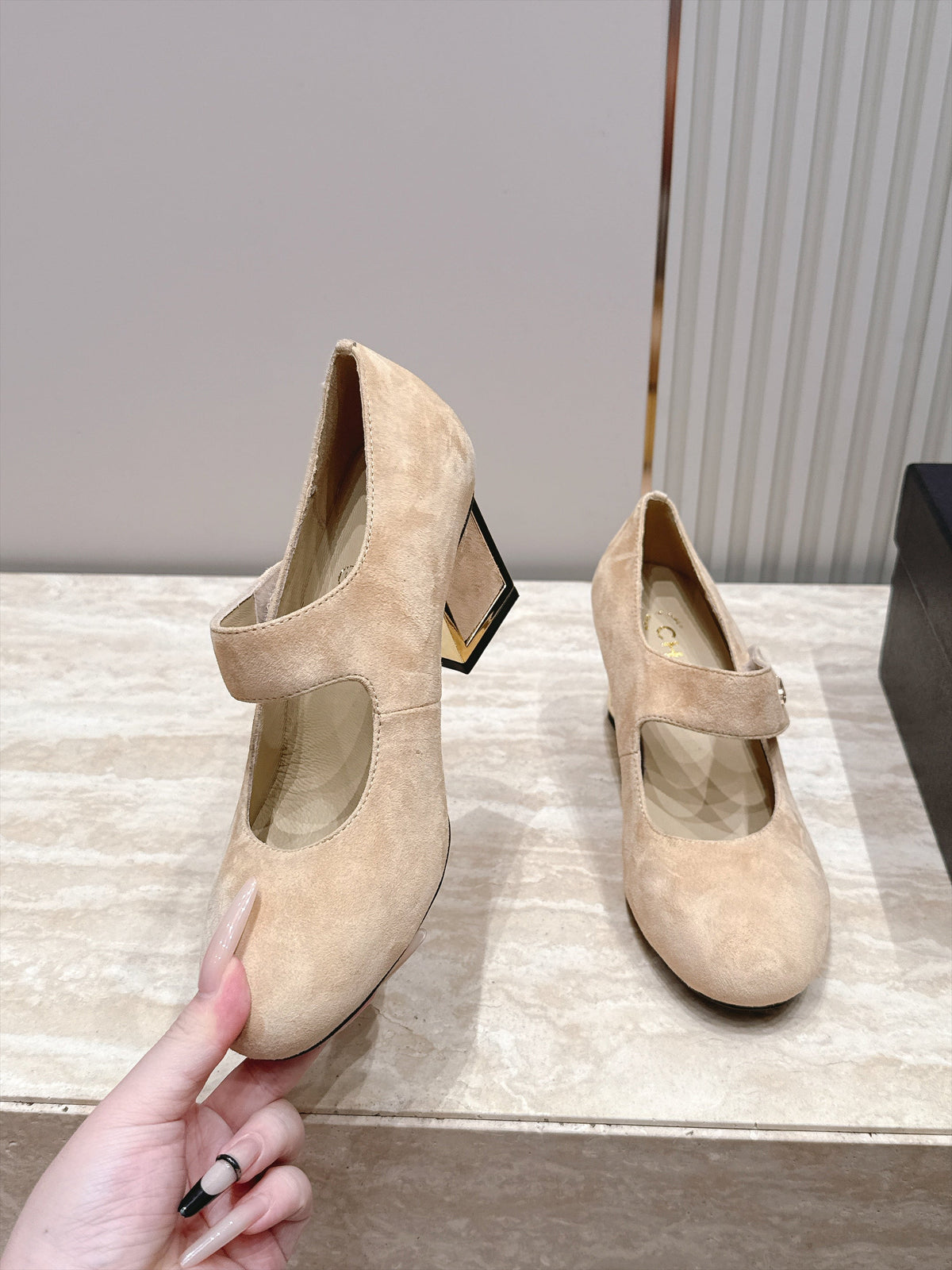 CC 26s Mary Jane Pumps 6cm Beige Suede 121621