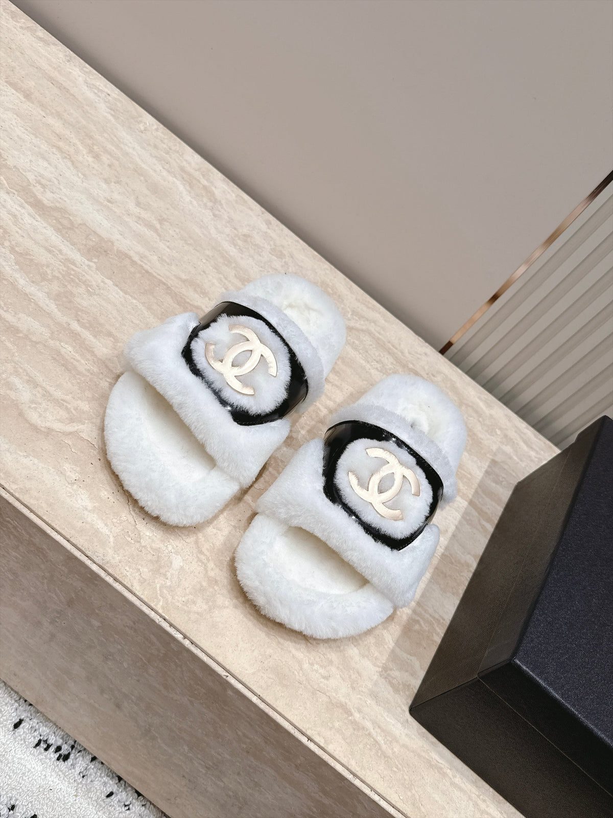 CC 26s Shearling Slides 2cm White Fur 121625
