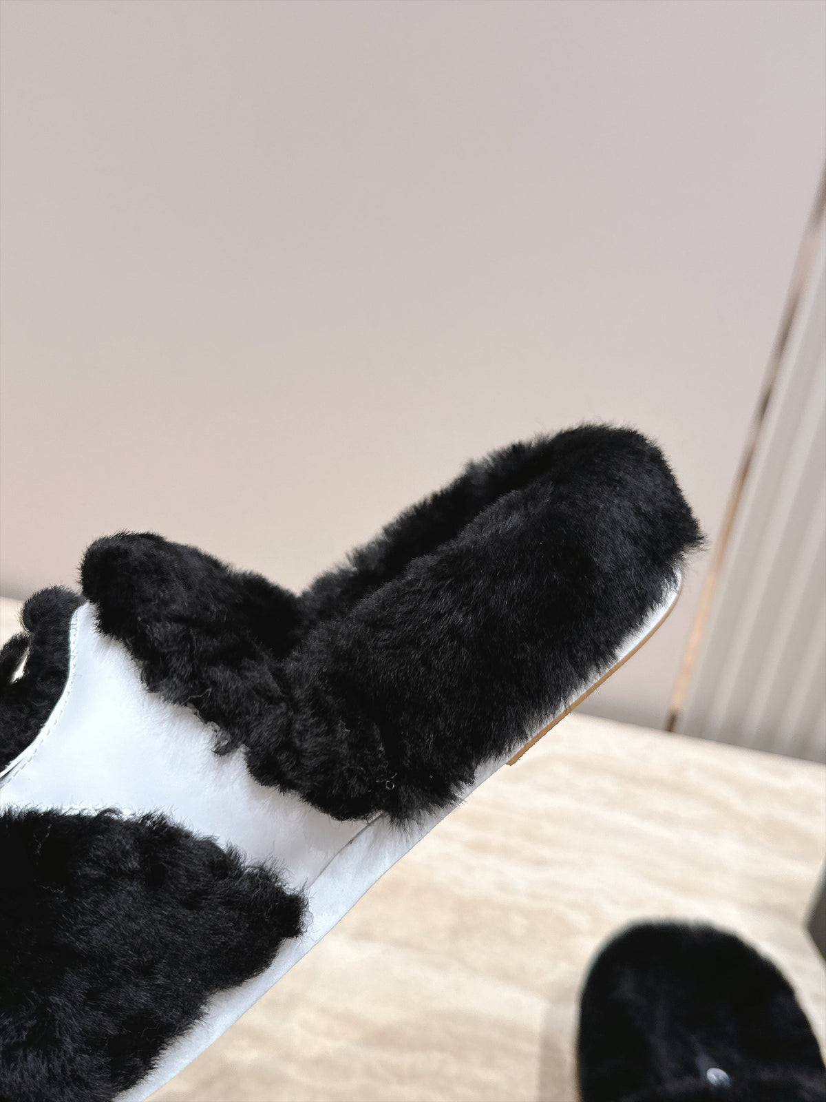 CC 26s Shearling Slides 2cm Black Fur 121627