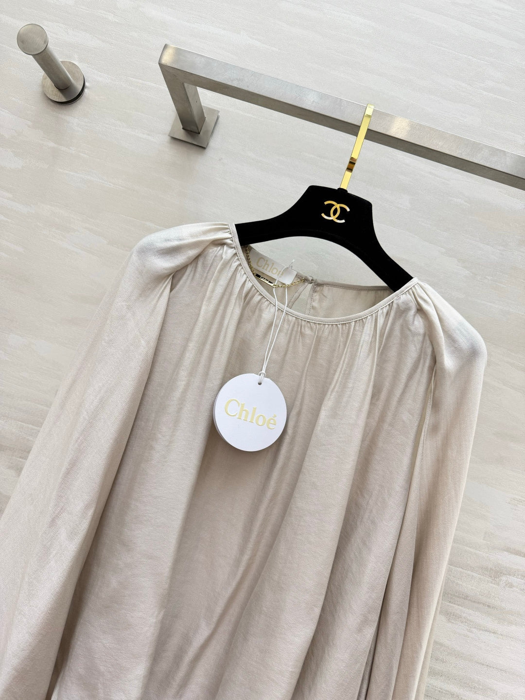 Chloé Wide-Sleeved Pleated Top Cream 397031