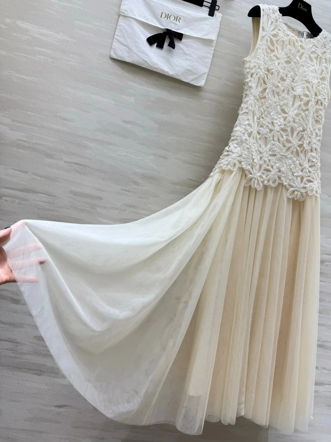 Dior 2026 Heavy-duty 3D Floral Sleeveless Maxi Dress Cream Lace Cotton 412117