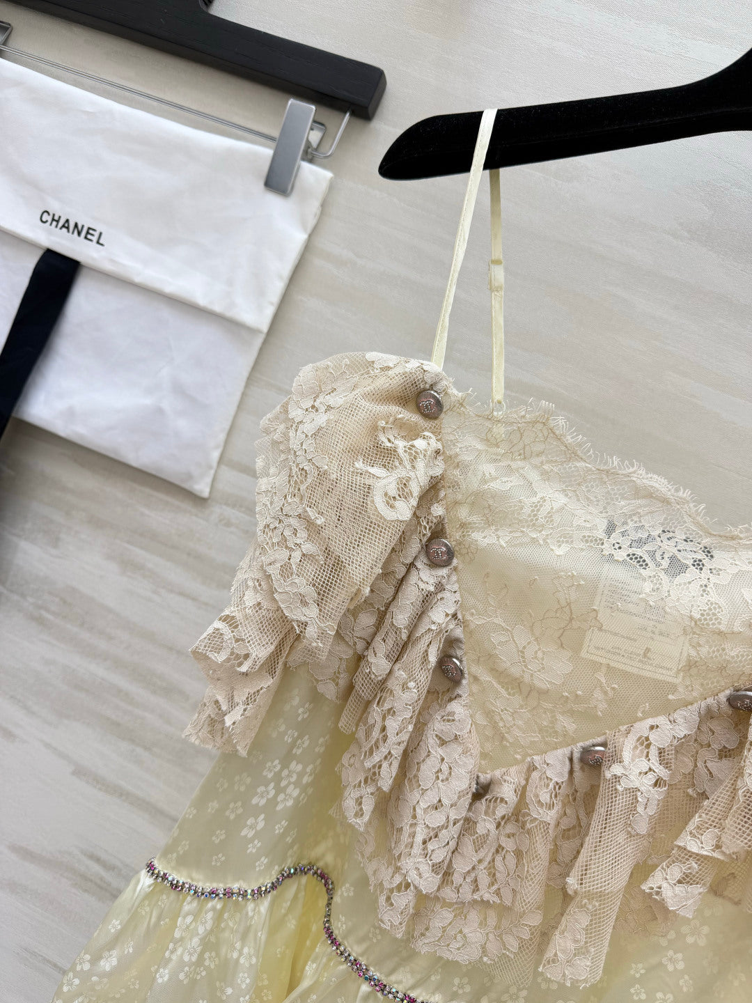CC 26s Camisole Milk Apricot Lace 412085