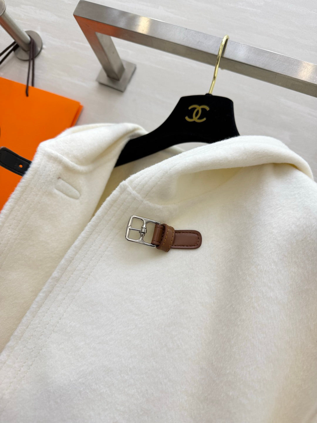 HM 26s Albion H Passant Hooded Jacket Cream Cashmere 413963