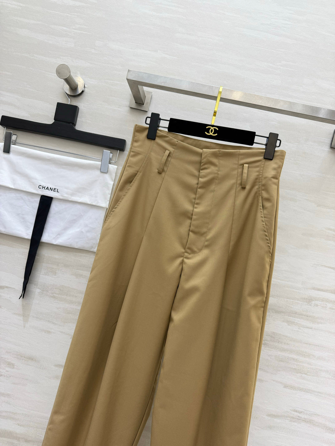 CC 26s High-Waisted Straight-Leg Trousers Khaki Cotton 422179