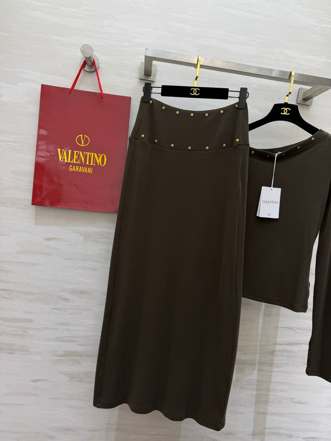 VT 26s Studded Set Shoulder Top Long Skirt Taupe Cotton 423373