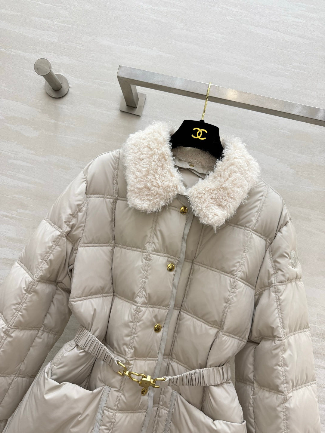 Moncler 26s Jacket Mid-Length Down Jacket Ivory Nylon Shearling 427369