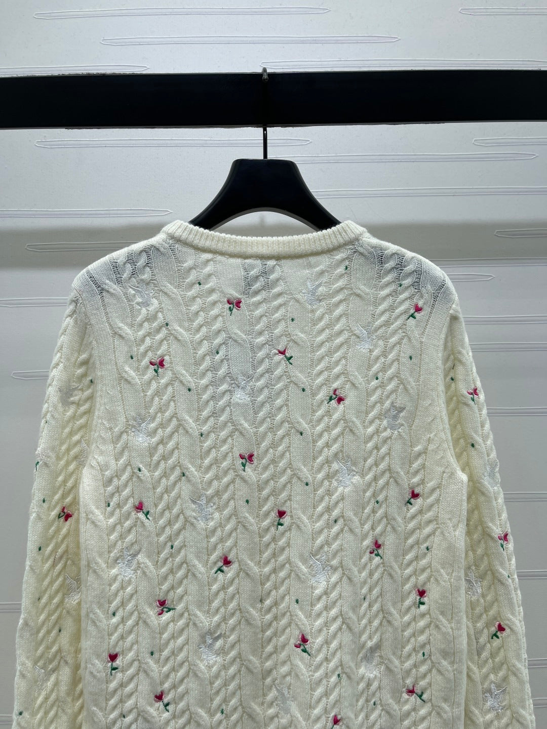 CD SS26 Crew Neck Embroidered Knit Cardigan Ivory Cashmere 351072