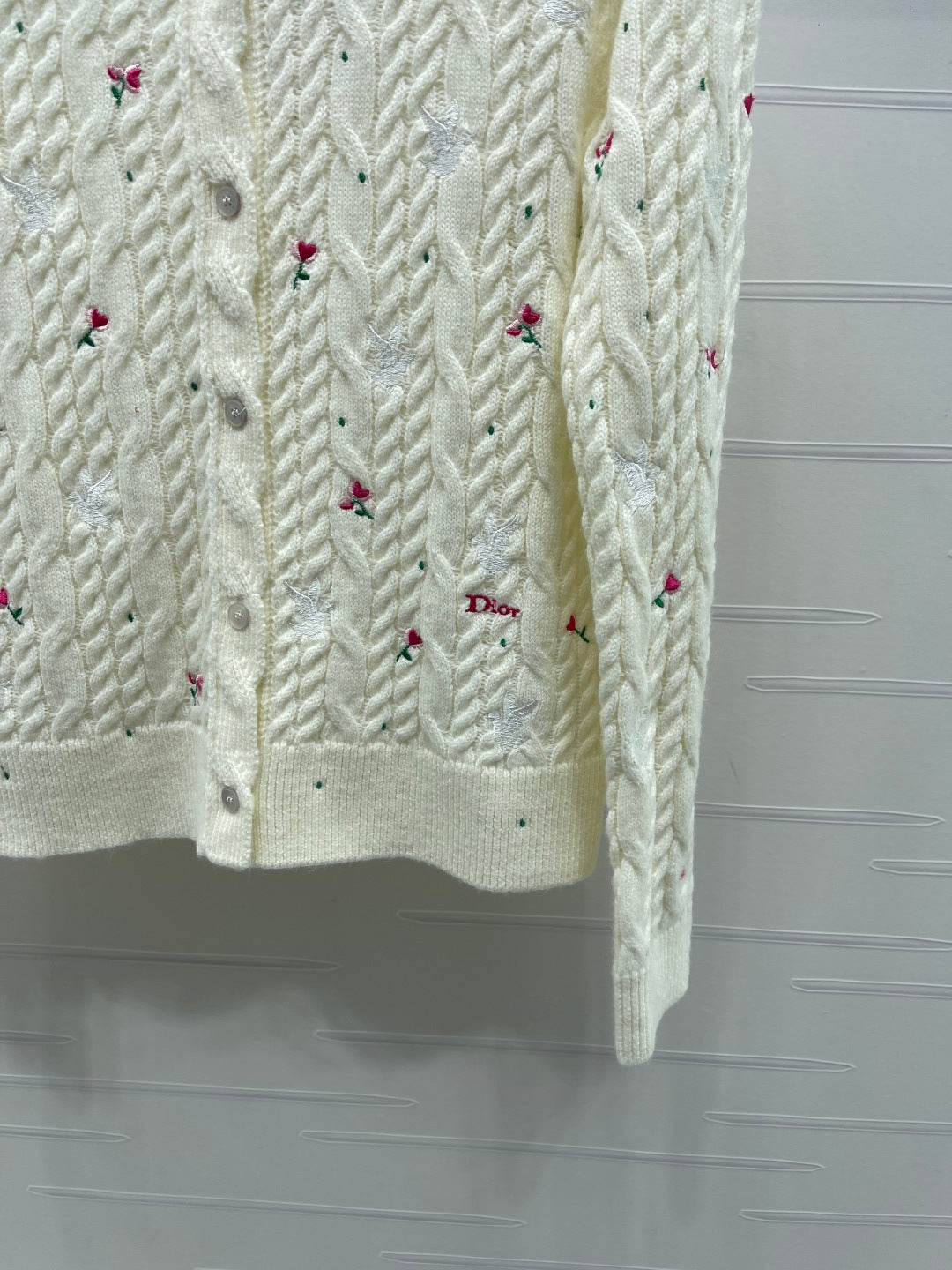CD SS26 Crew Neck Embroidered Knit Cardigan Ivory Cashmere 351072