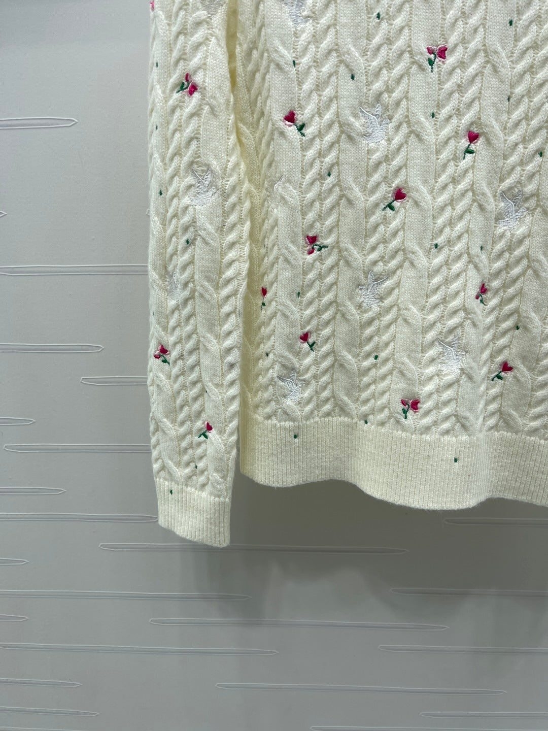 CD SS26 Dioramour Embroidered Cable-Knit Sweater Ivory Cashmere 351077