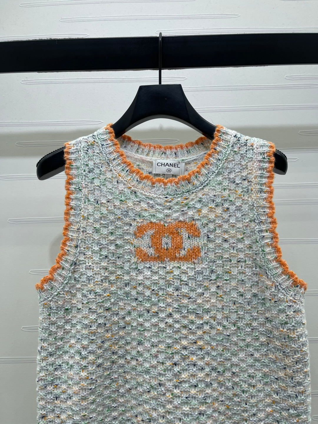 CC 26s Color-Blocked Woven Crew Neck Knit Vest 344117