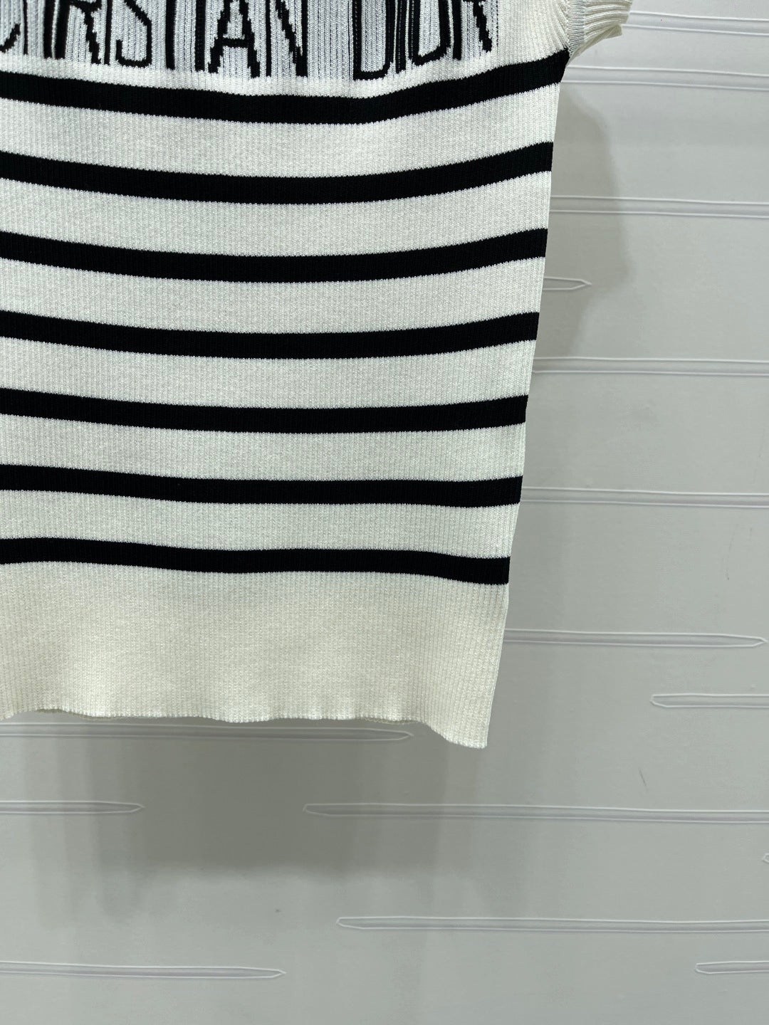 CD Knit Short-Sleeved Sweater Black Cream Wool Cashmere 380758