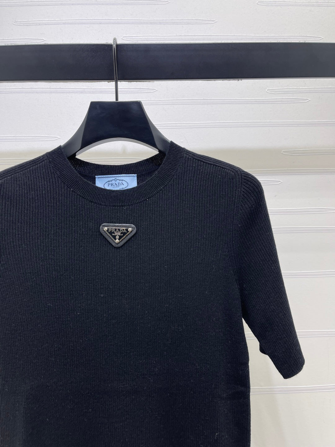 Prada 26s Round Neck Slim Fit Knit Short-Sleeve Top Black Wool 421994