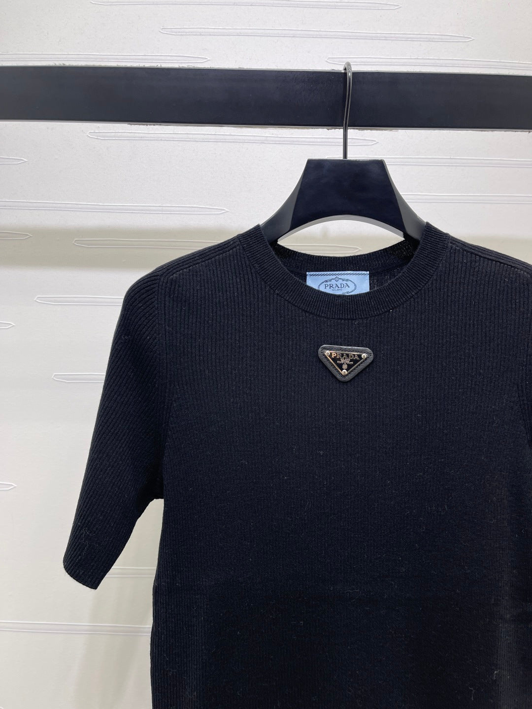 Prada 26s Round Neck Slim Fit Knit Short-Sleeve Top Black Wool 421994