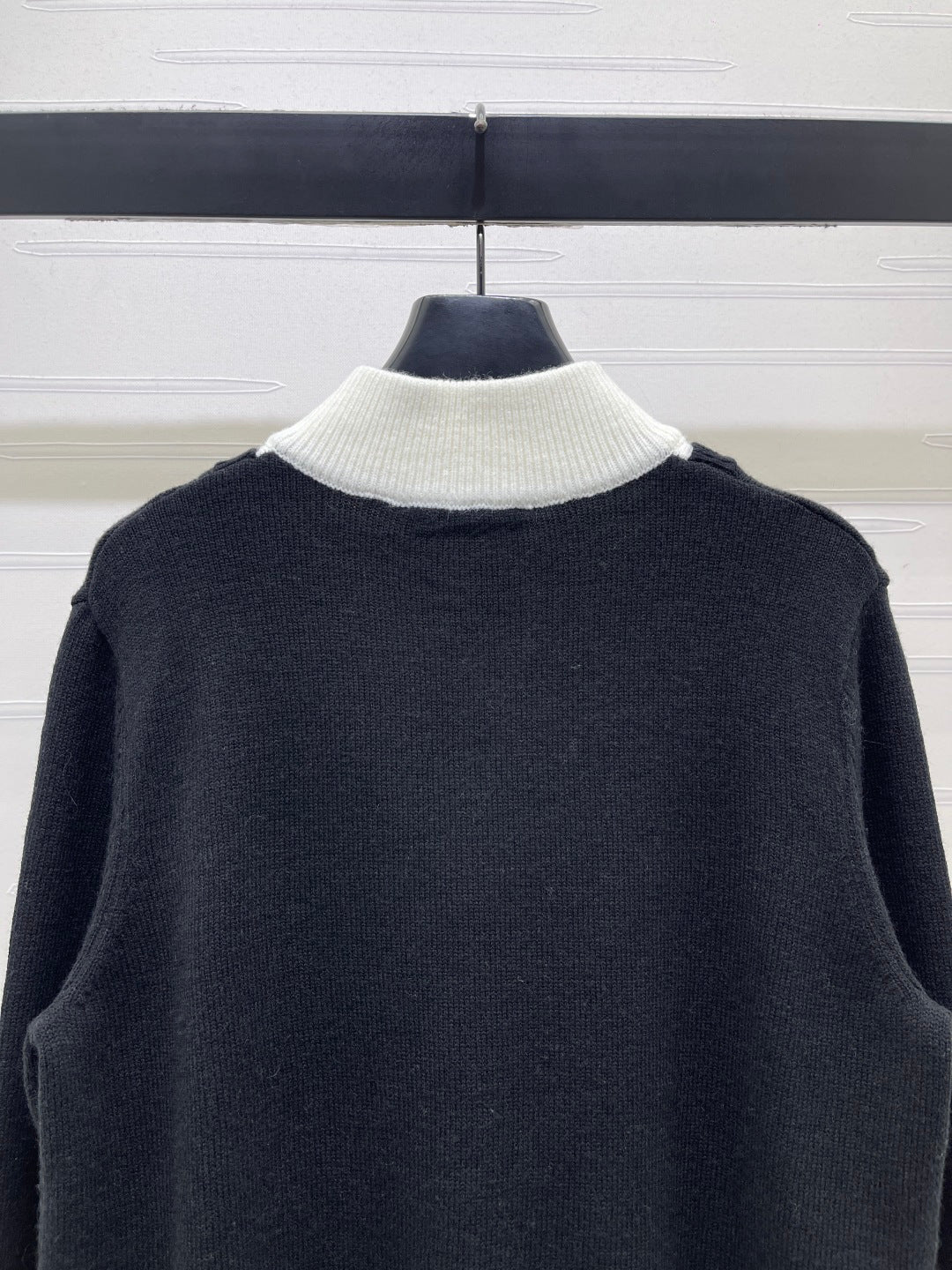 Miu 26s Color-Blocked Faux Two-Piece Turtleneck Long-Sleeved Top White Dark Blue Wool 423859