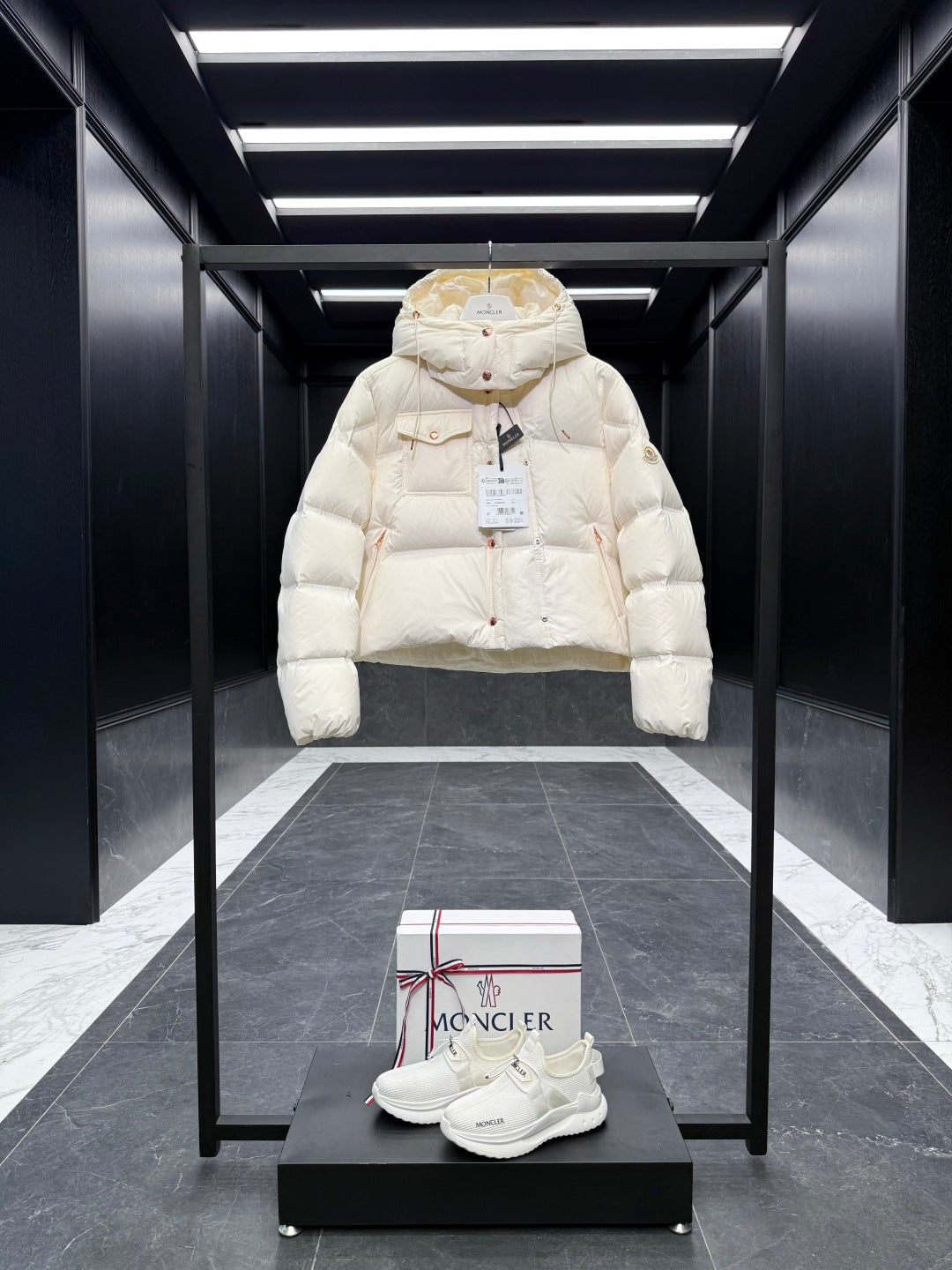 MC 2025 Short Down Jacket Ivory White Polyester