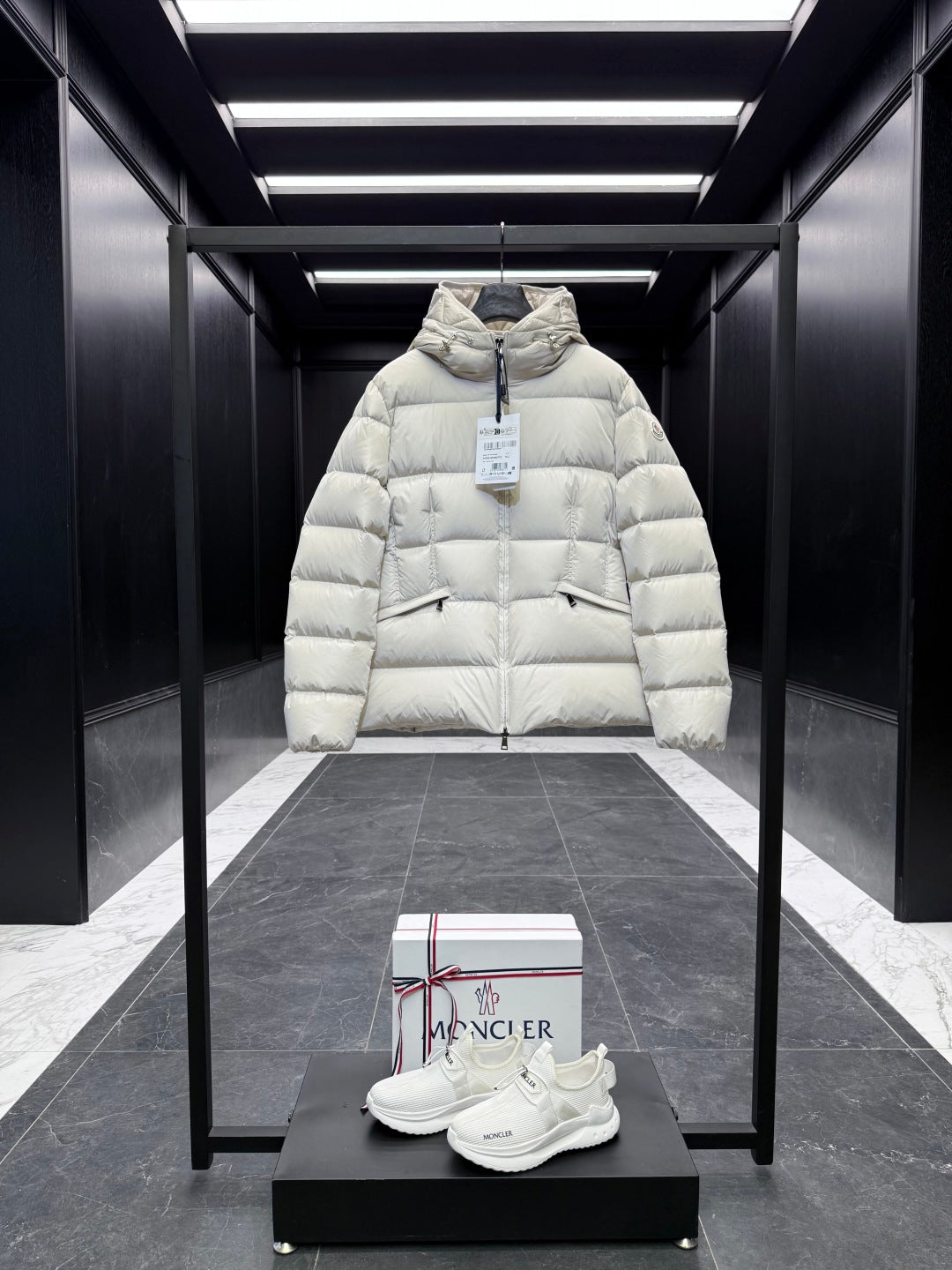 MC 25 Down Jacket White Polyester 0020