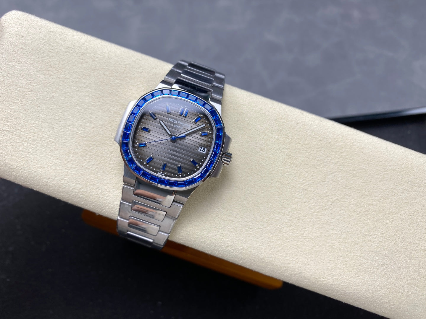 PATEK Nautilus 35.2mm Silver Black Dial