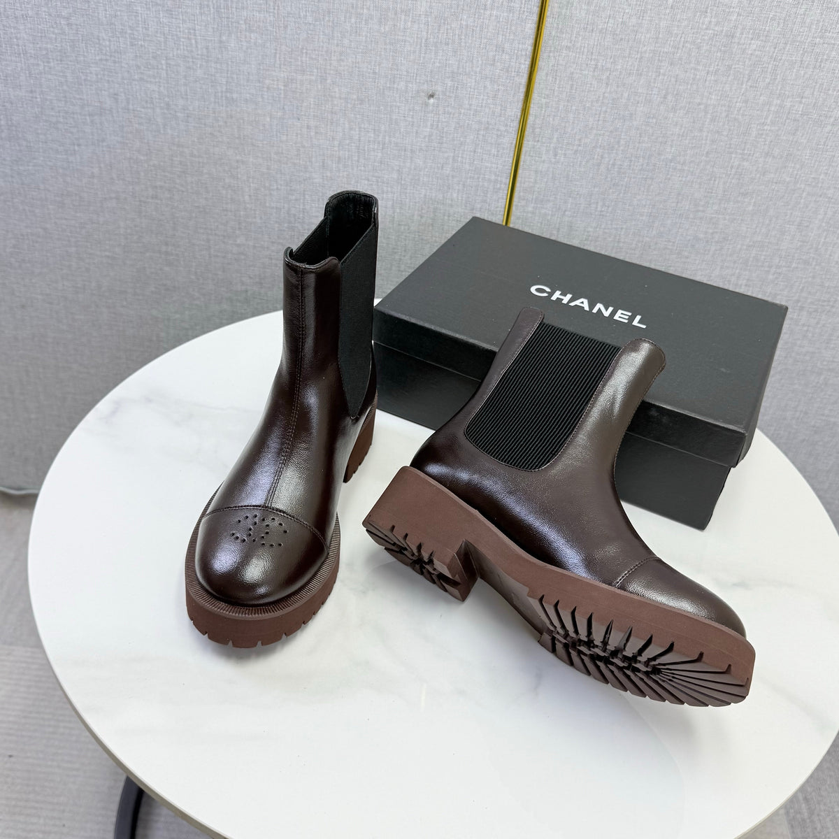 Chanel 26s Chelsea Boots Brown Leather 167782