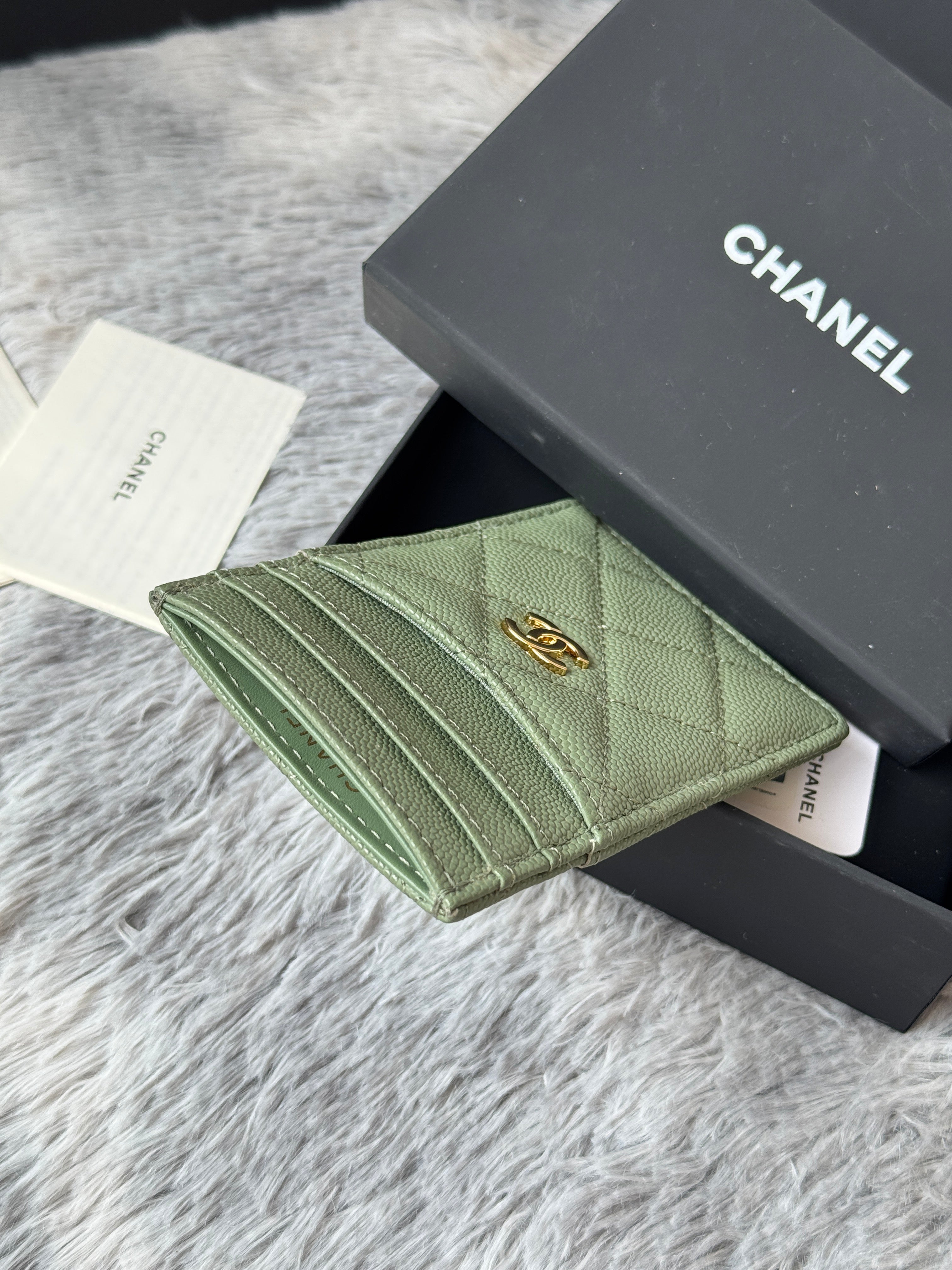 CC Carld Holder Olive Green Grain Calfskin 242696