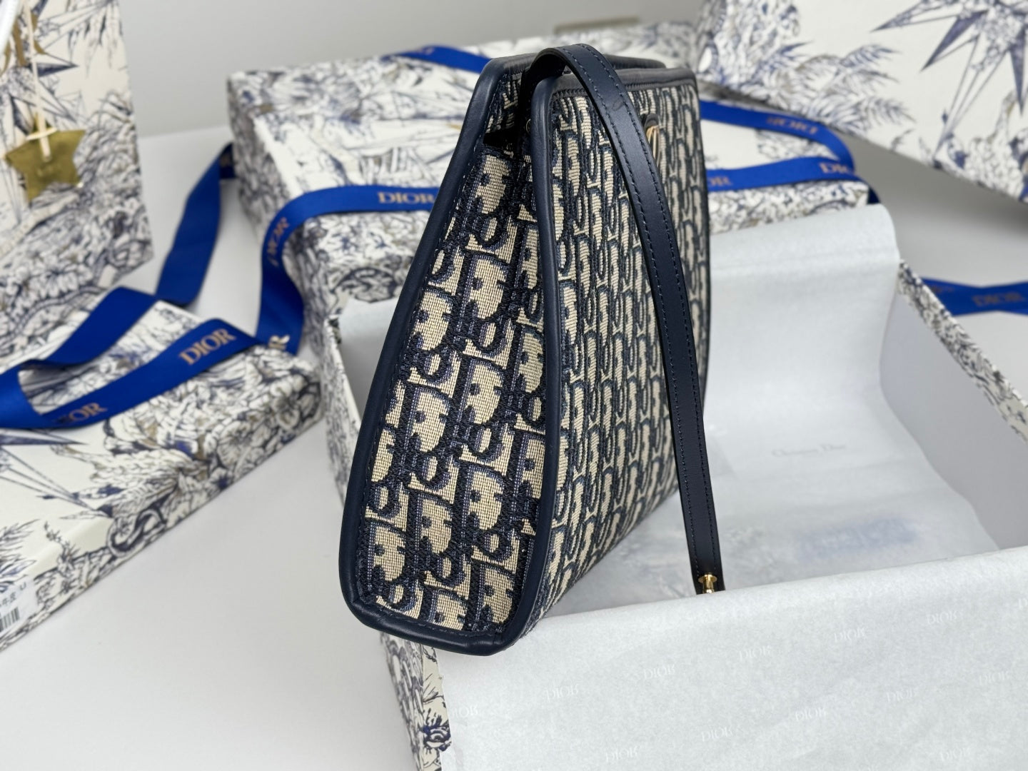 CD 30 Montaigne Dea Pouch 26cm Blue Jacquard 258619