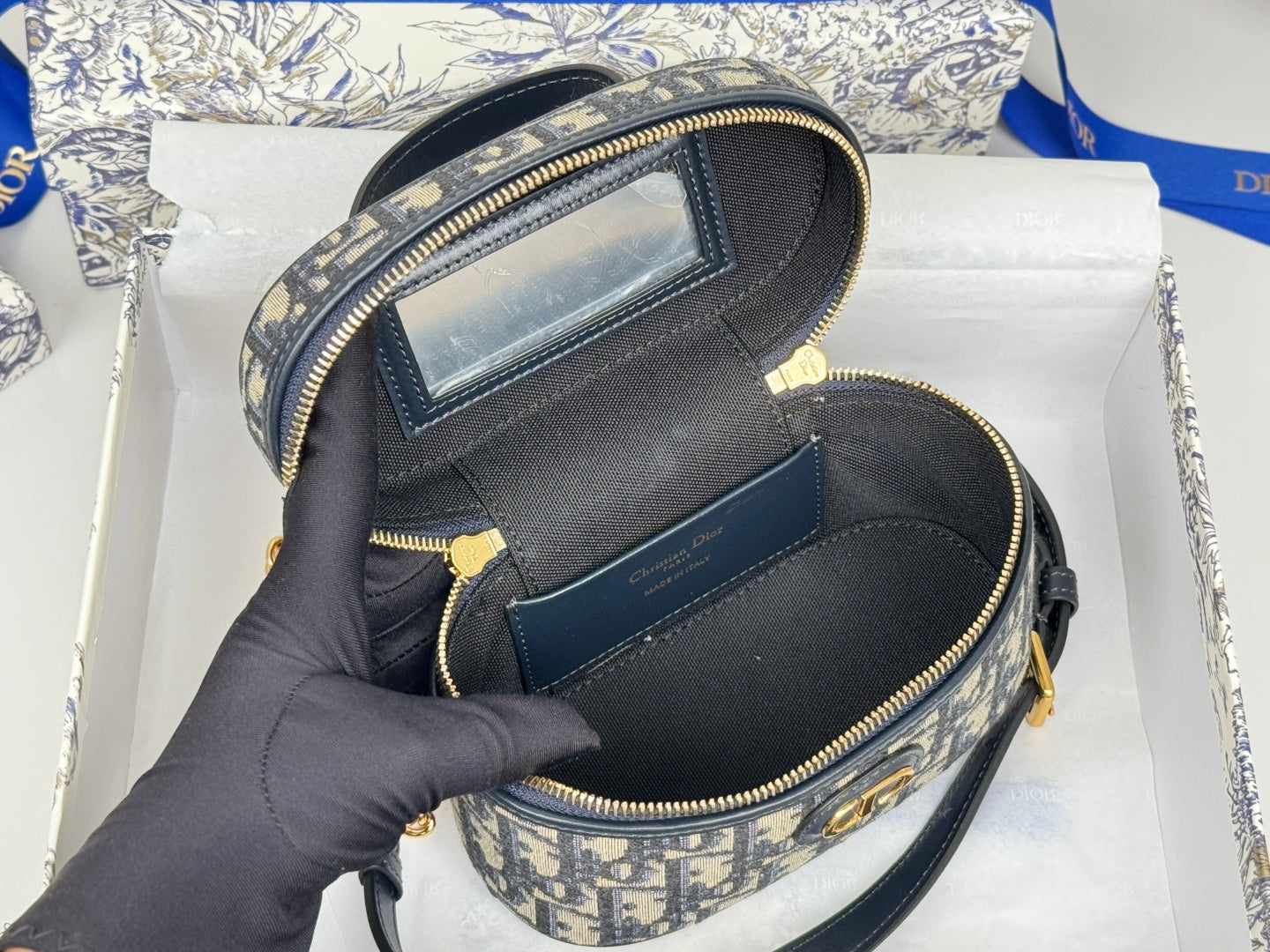 CD 30 Montaigne Mini Vanity Case 16.5cm Blue Jacquard